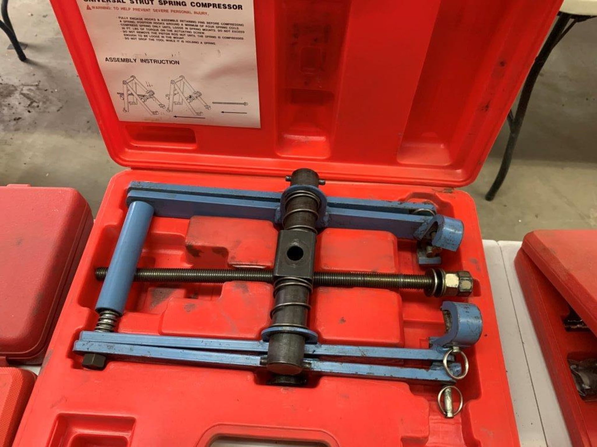 UNIVERSAL STRUT SPRING COMPRESSOR