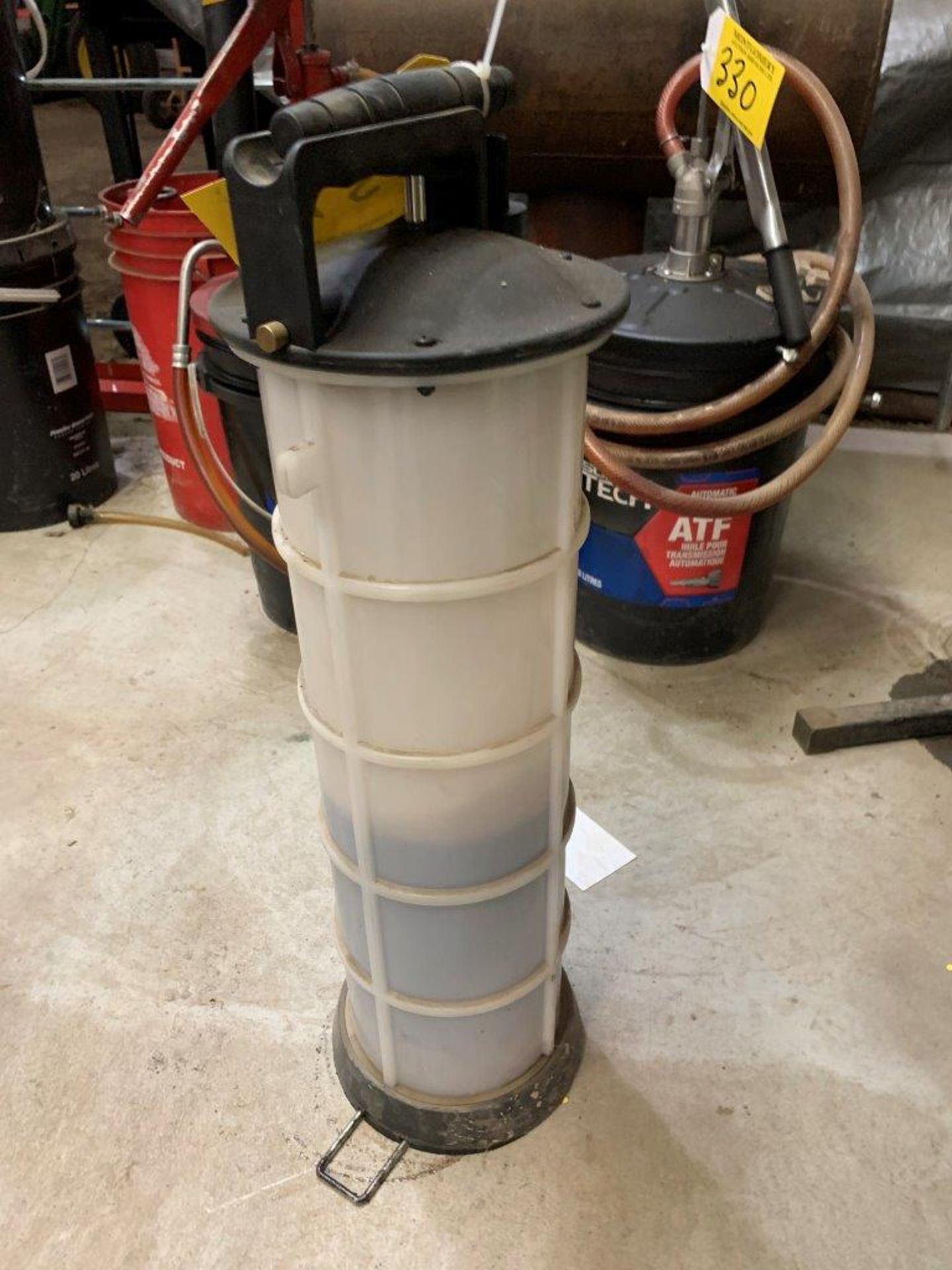 MANUAL PRESSURIZED FLUID VACUUM/WASTE OIL EXTRACTOR - Image 2 of 2