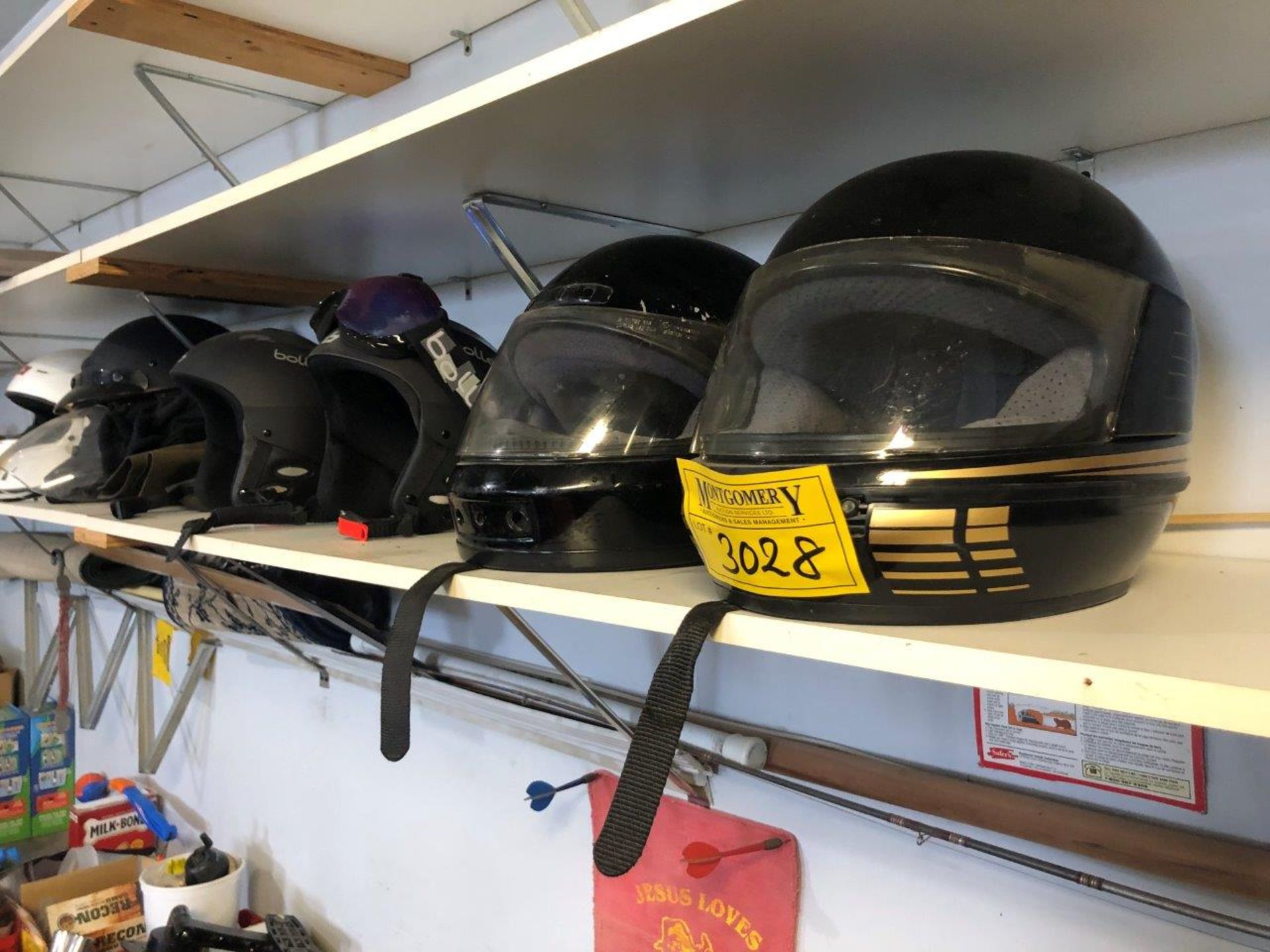 L/O ASSORTED CRASH HELMETS AND SKIING HELMETS