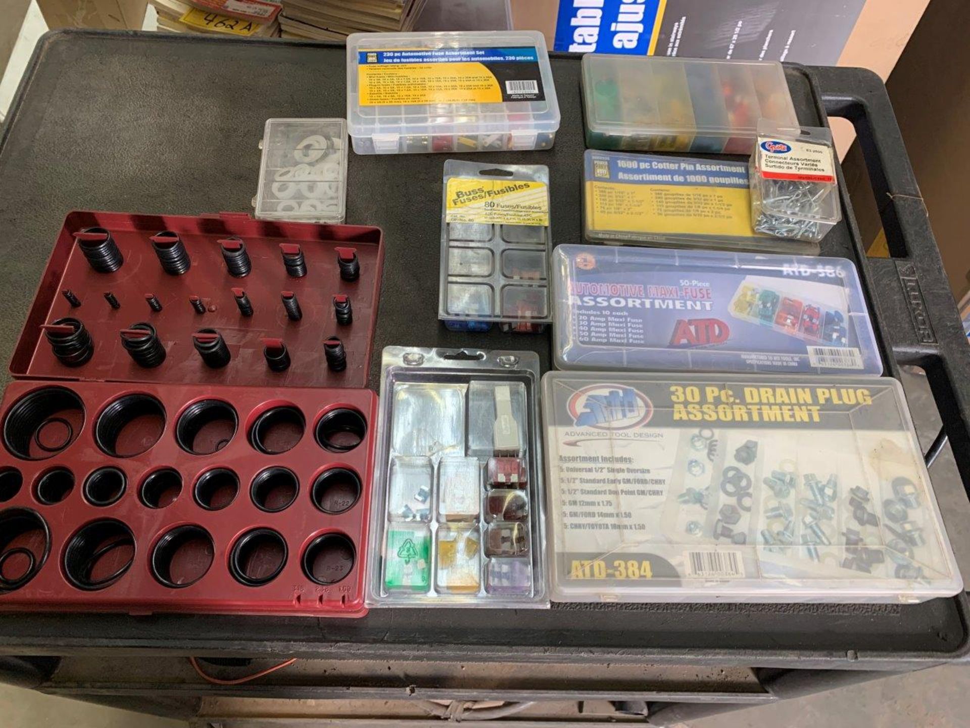 L/O ASSORTED AUTOMOTIVE FUSES, COTTER PINS, OIL DRAIN PLUGS, ETC.