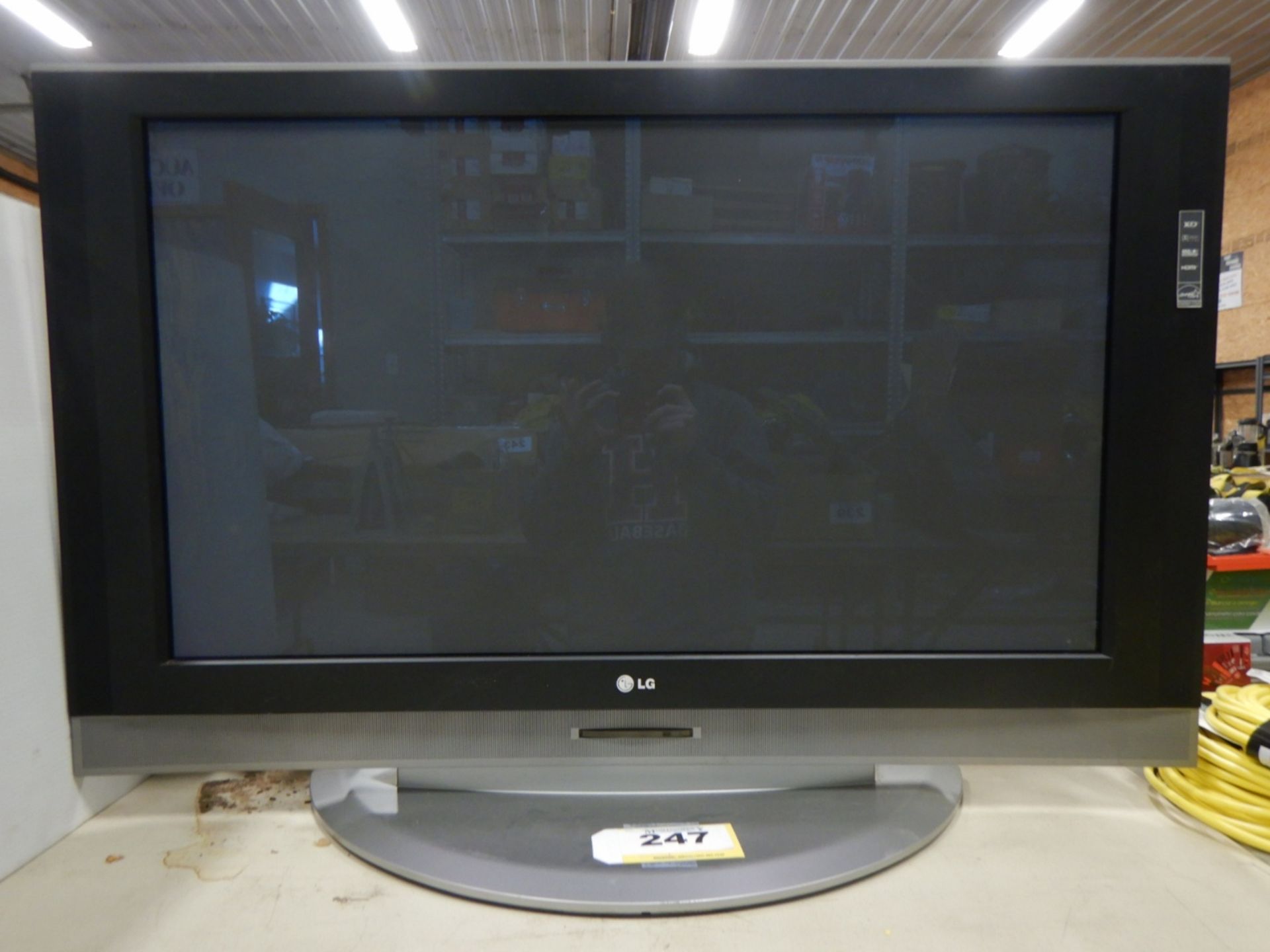 LG 42" FLAT SCREEN TV (NO POWER SUPPLY) - Image 2 of 3