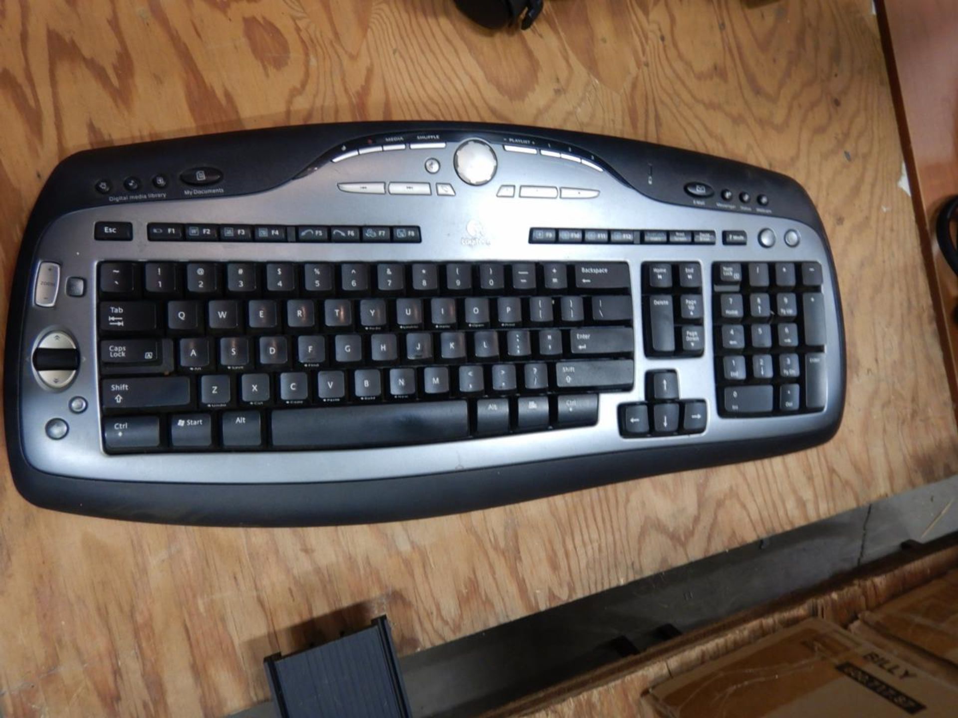 MICROSOFT ULTRA THIN CURVED KEYBOARD AND MOUSE (NEW IN BOX), LOGIIX MULTI-FUNCTION CARD READER, - Image 5 of 6