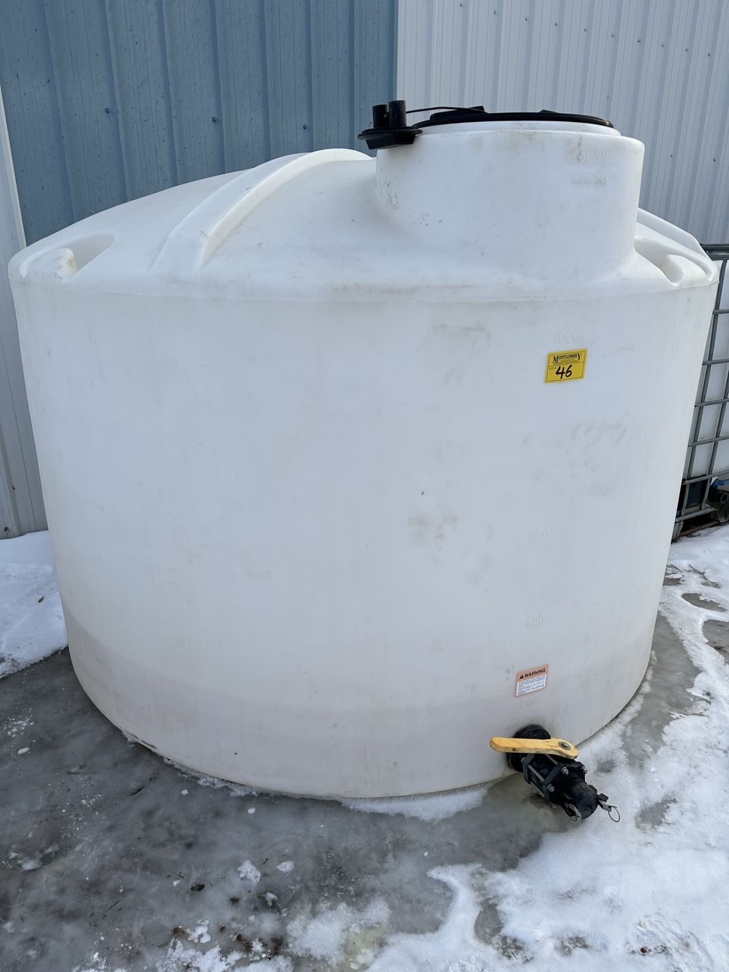 POLY TANK 1250 GAL. (GLYCOL - HAS BEEN WASHED)