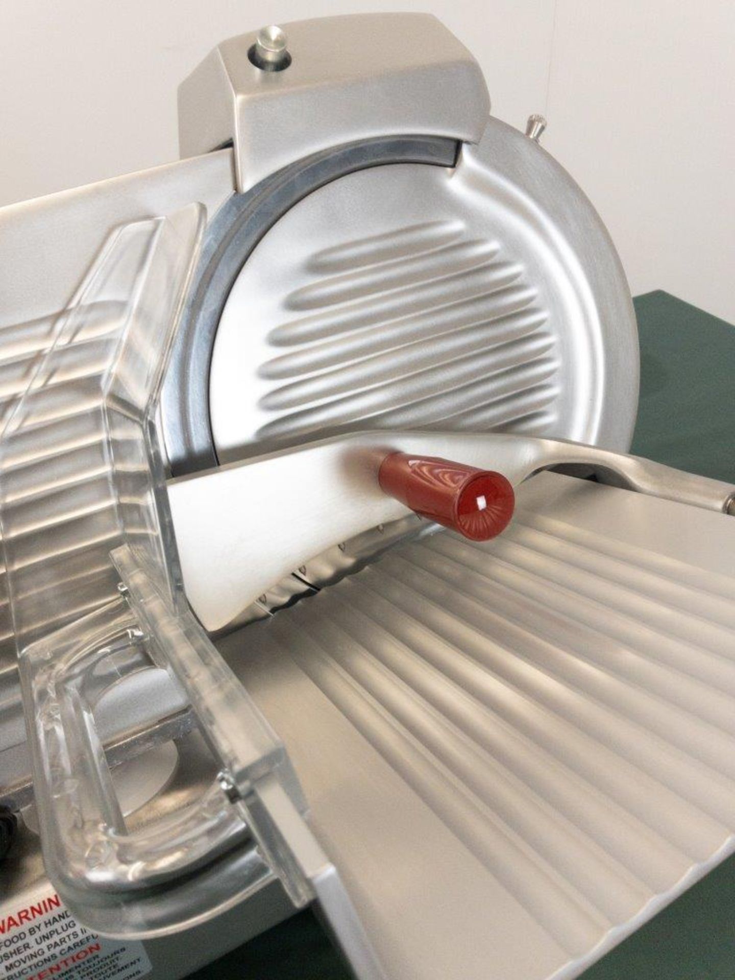 10" BLADE SLICER WITH COMPACT BODY WITH 0.25 HP MOTOR - MADE IN ITALY, OMCAN 13623 - Image 7 of 9