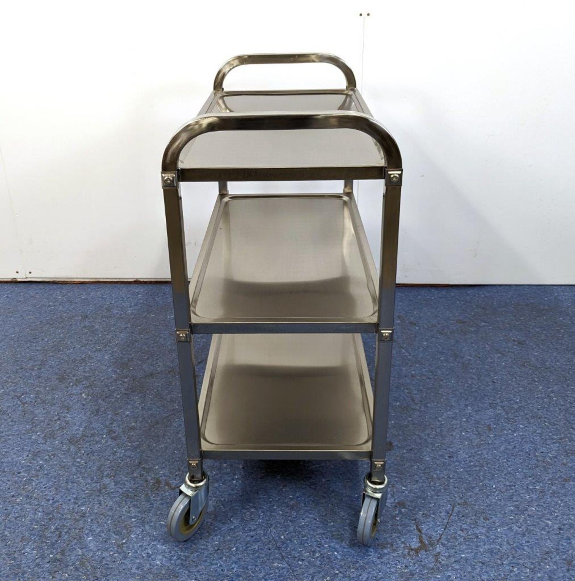 STAINLESS STEEL BUSSING CART WITH 27.25" X 15.75" TRAY SIZE, OMCAN 24418 - Image 3 of 5