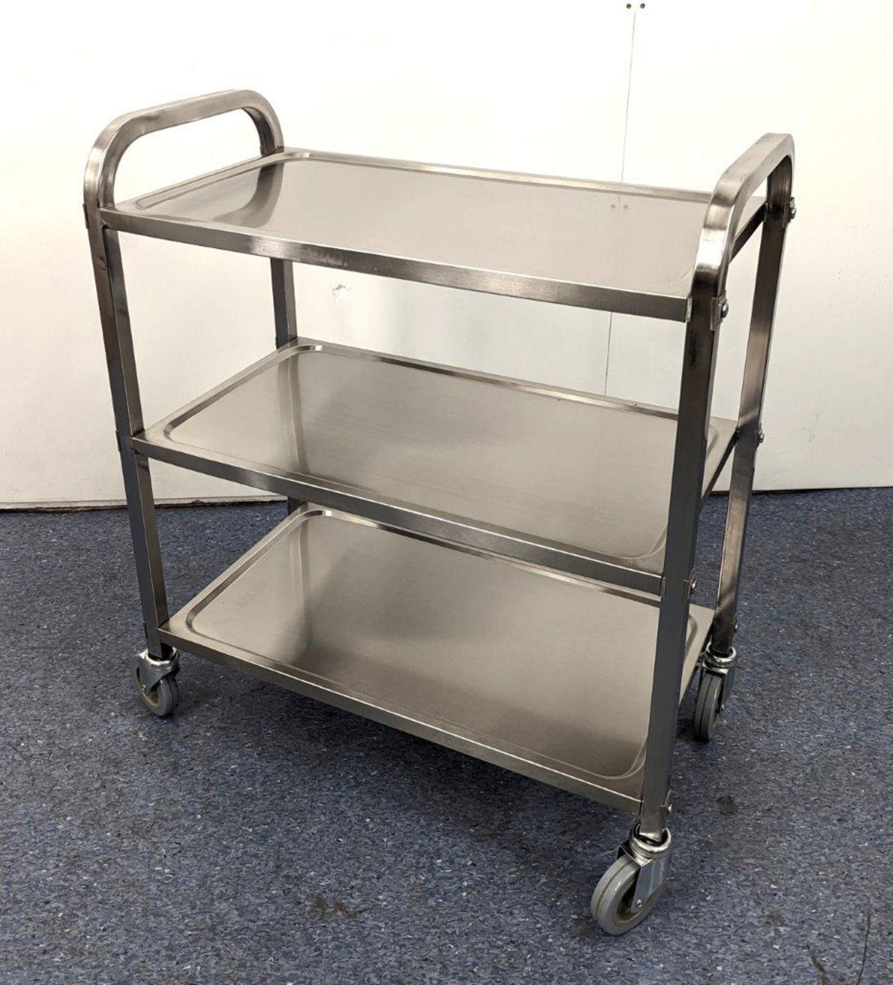STAINLESS STEEL BUSSING CART WITH 27.25" X 15.75" TRAY SIZE, OMCAN 24418