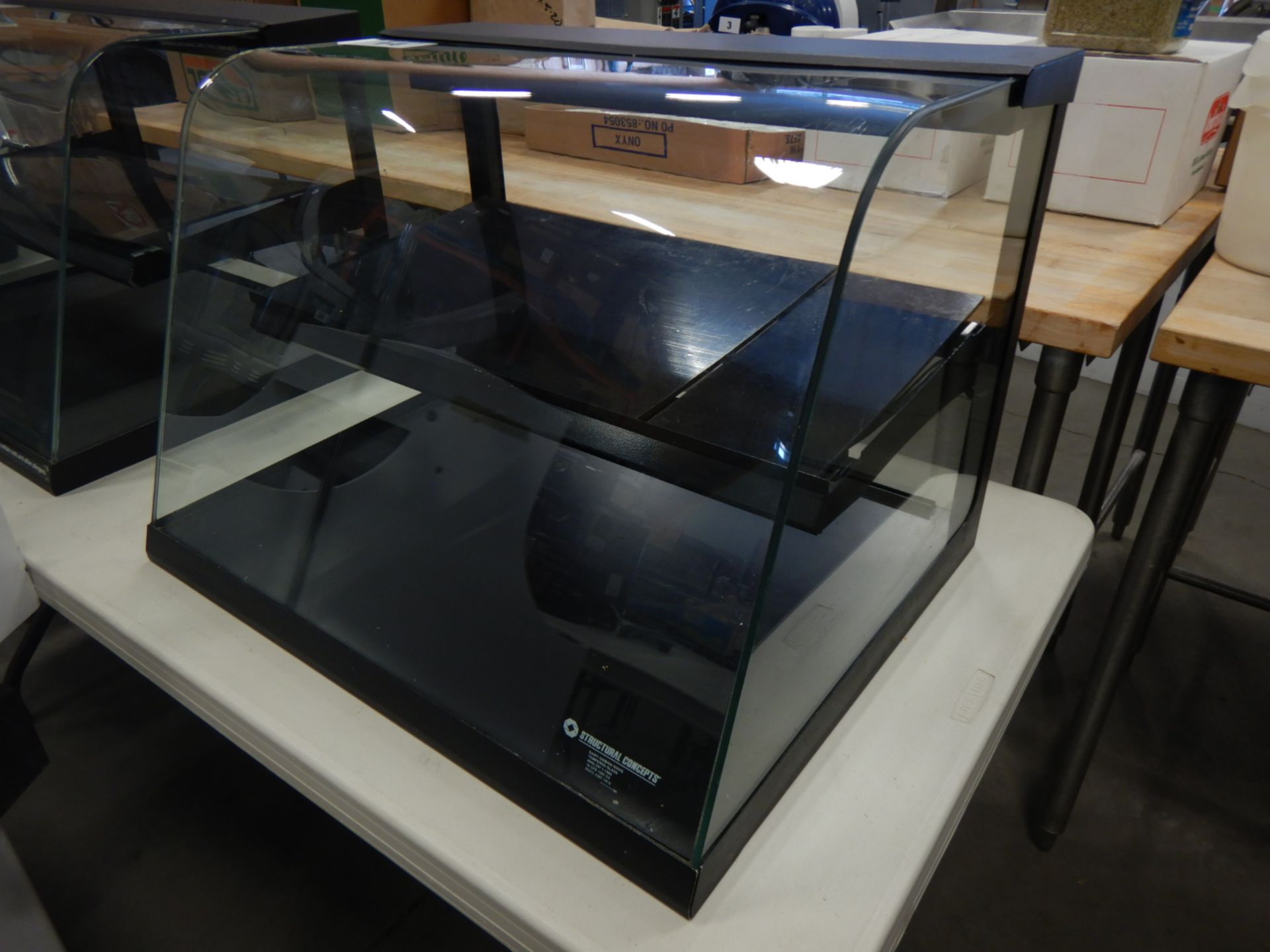 STRUCTURAL CONCEPTS 27” CURVED GLASS DRY COUNTERTOP SHOWCASE