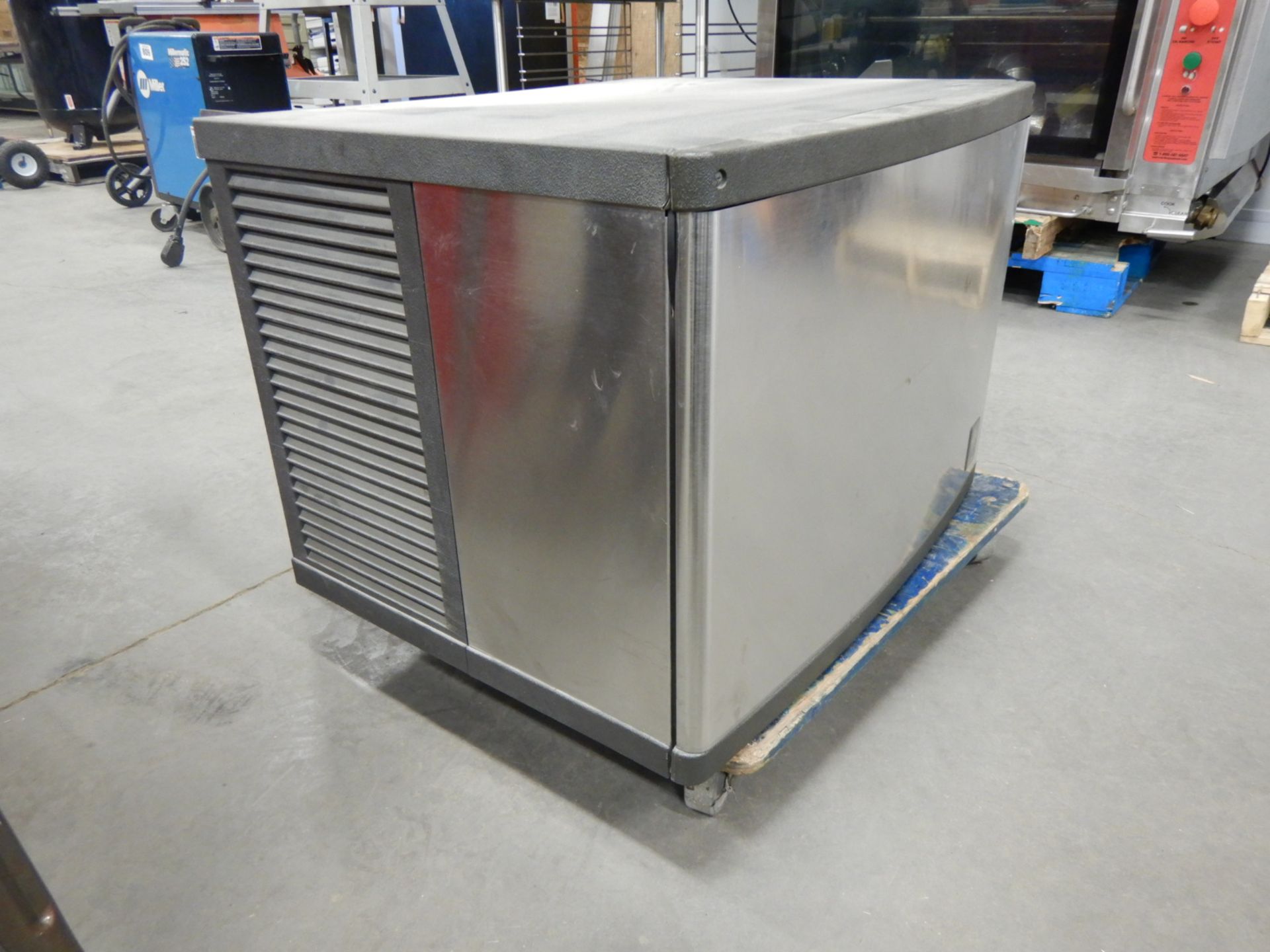 MANITOWOC ICE MAKER W/O STORAGE CAPACITY 115V R401A MOD. QD0452A S/N021160332 - Image 2 of 5