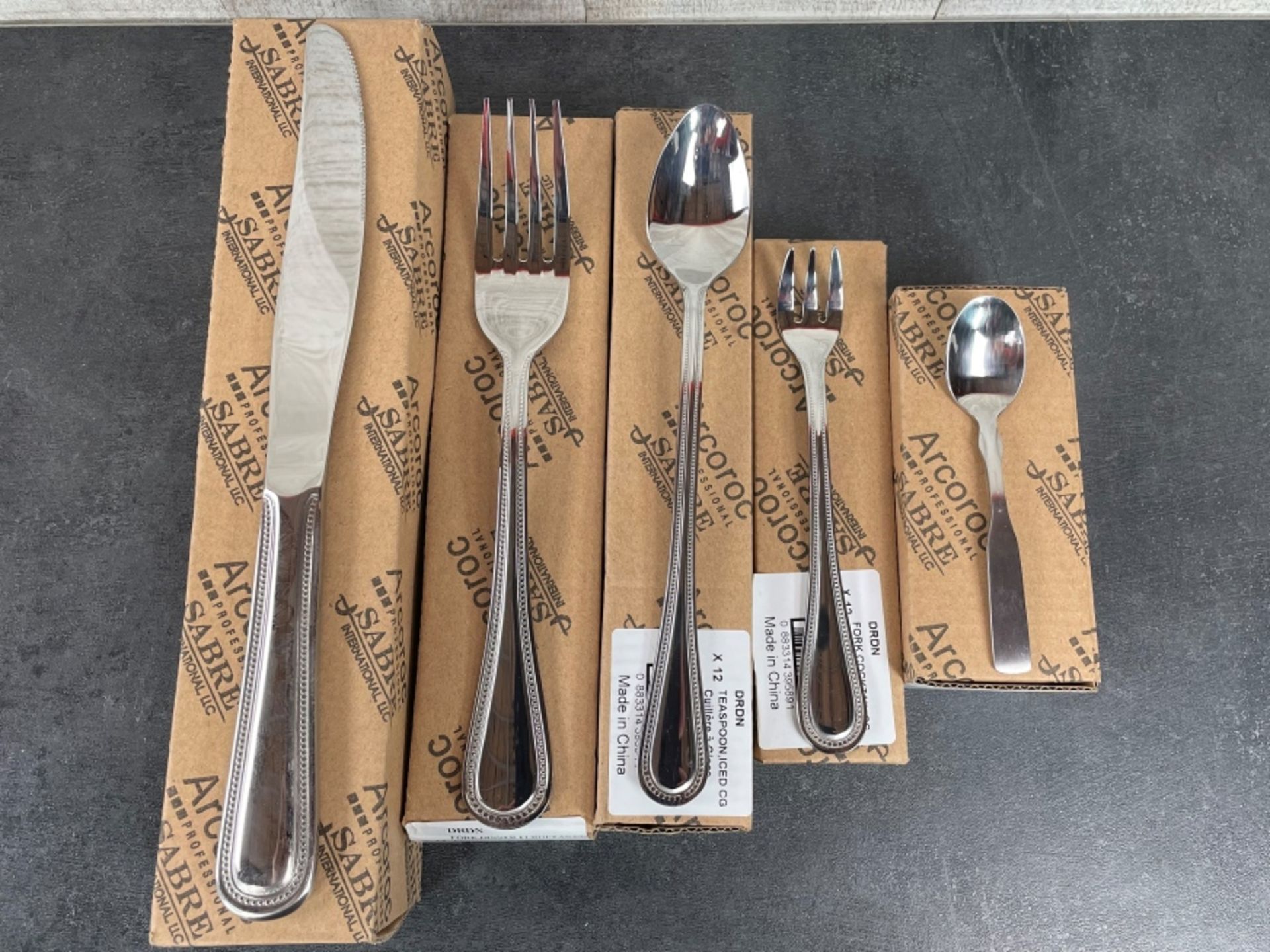 ARCOROC SABRE HEAVYWEIGHT CUTLERY SET - LOT OF 84 PIECES - Image 2 of 3