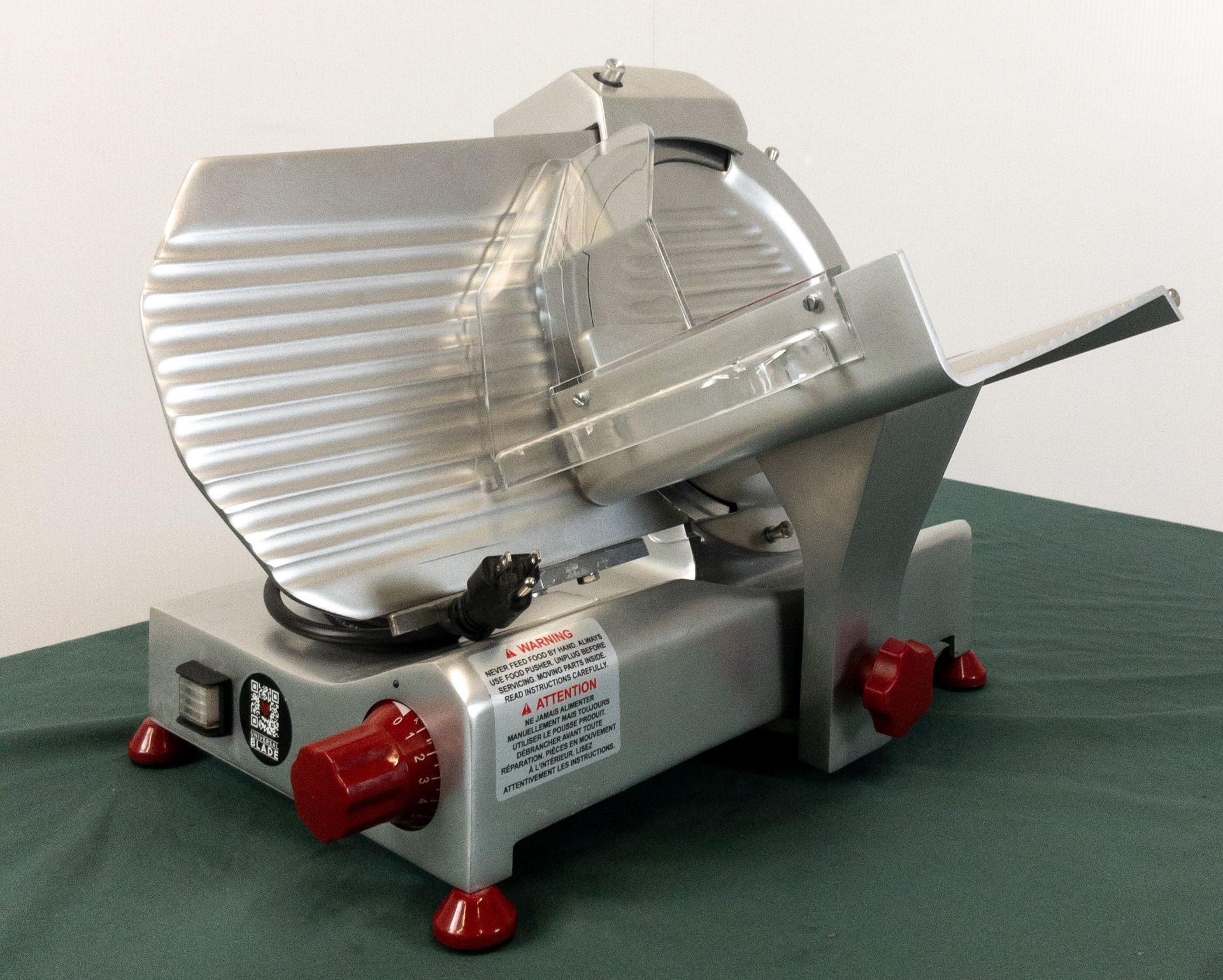 10" BLADE SLICER WITH COMPACT BODY WITH 0.25 HP MOTOR - MADE IN ITALY, OMCAN 13623 - Image 2 of 9