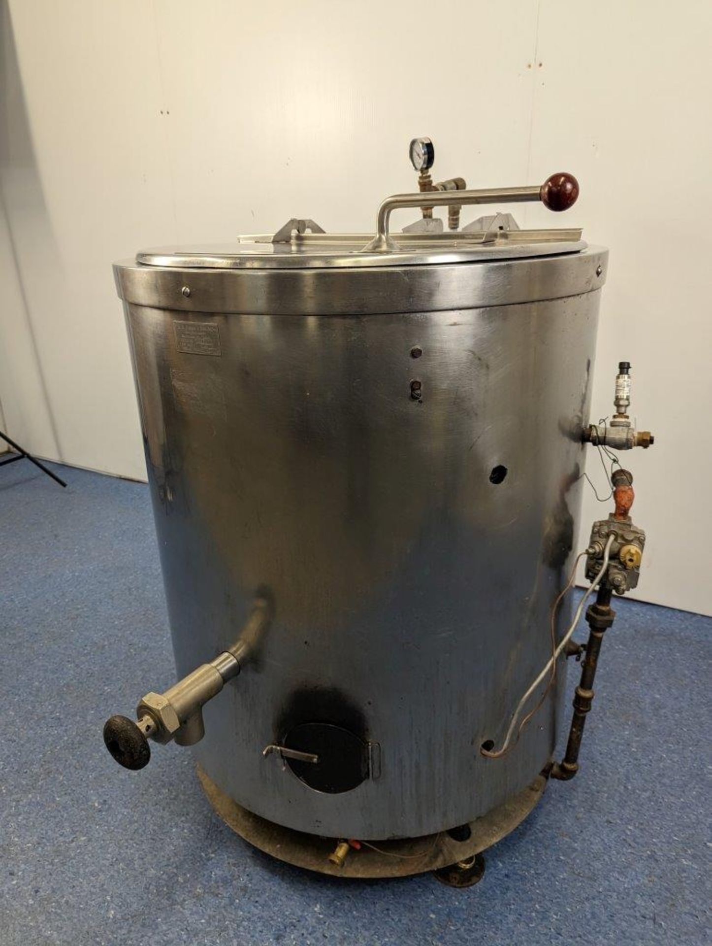 BH HUBERT SONS 40 GAL JACKETED KETTLE