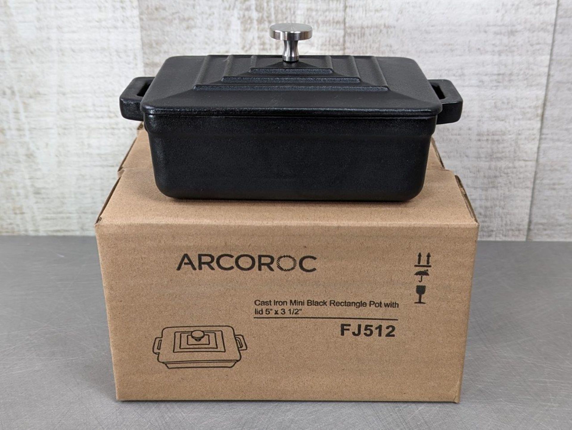 ARCOROC 12OZ CAST IRON DUTCH OVENS - LOT OF 4