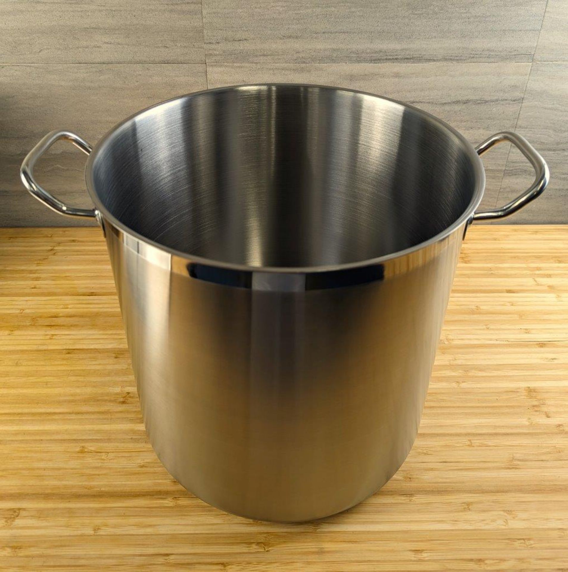 24QT STOCK POT AND LID WITH STEAM INSERT, INDUCTION CAPABLE - LOT OF 3 PIECES - Image 4 of 5