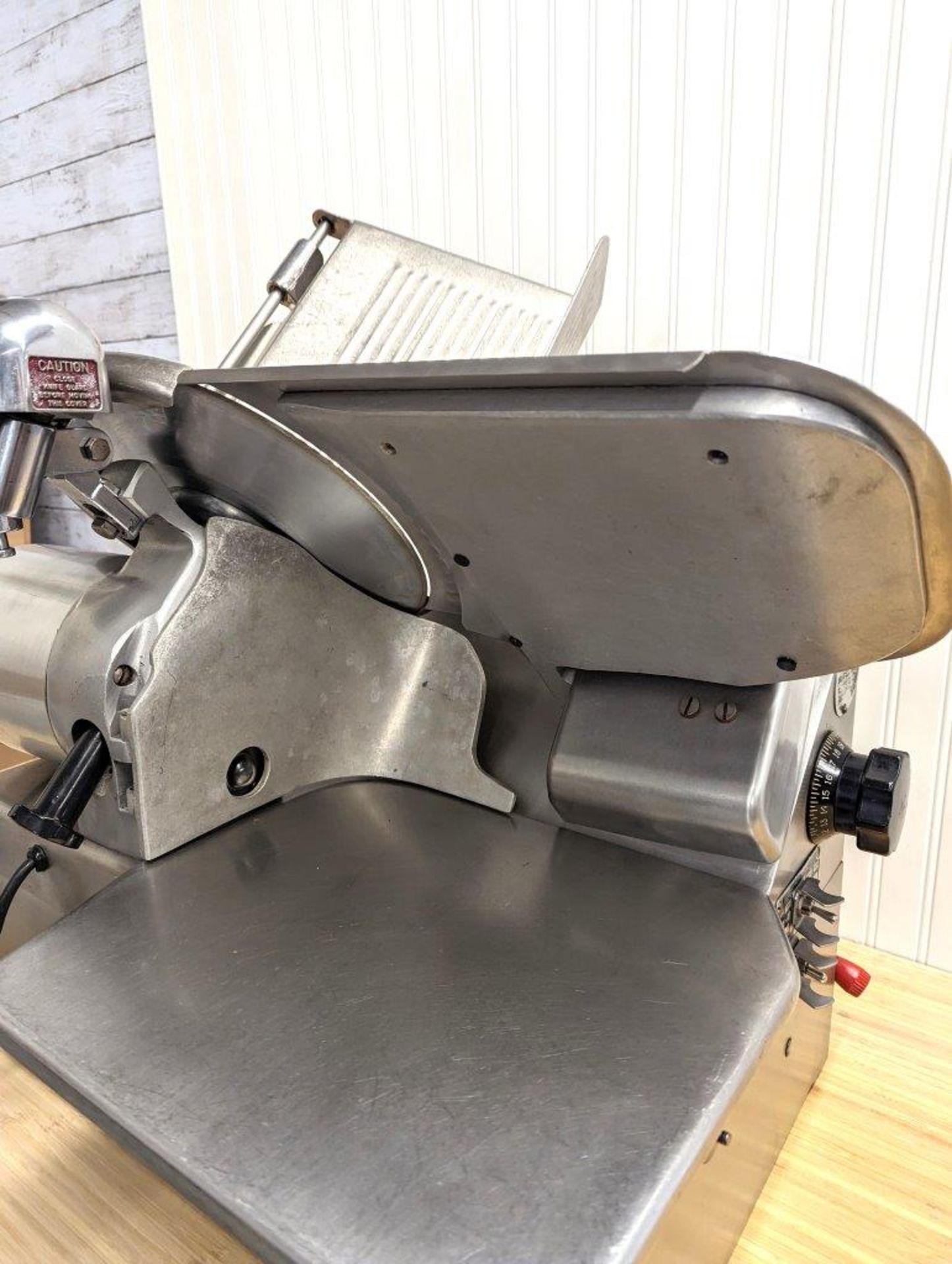 GLOBE 12" AUTOMATIC MEAT SLICER WITH HOPPER - Image 8 of 15