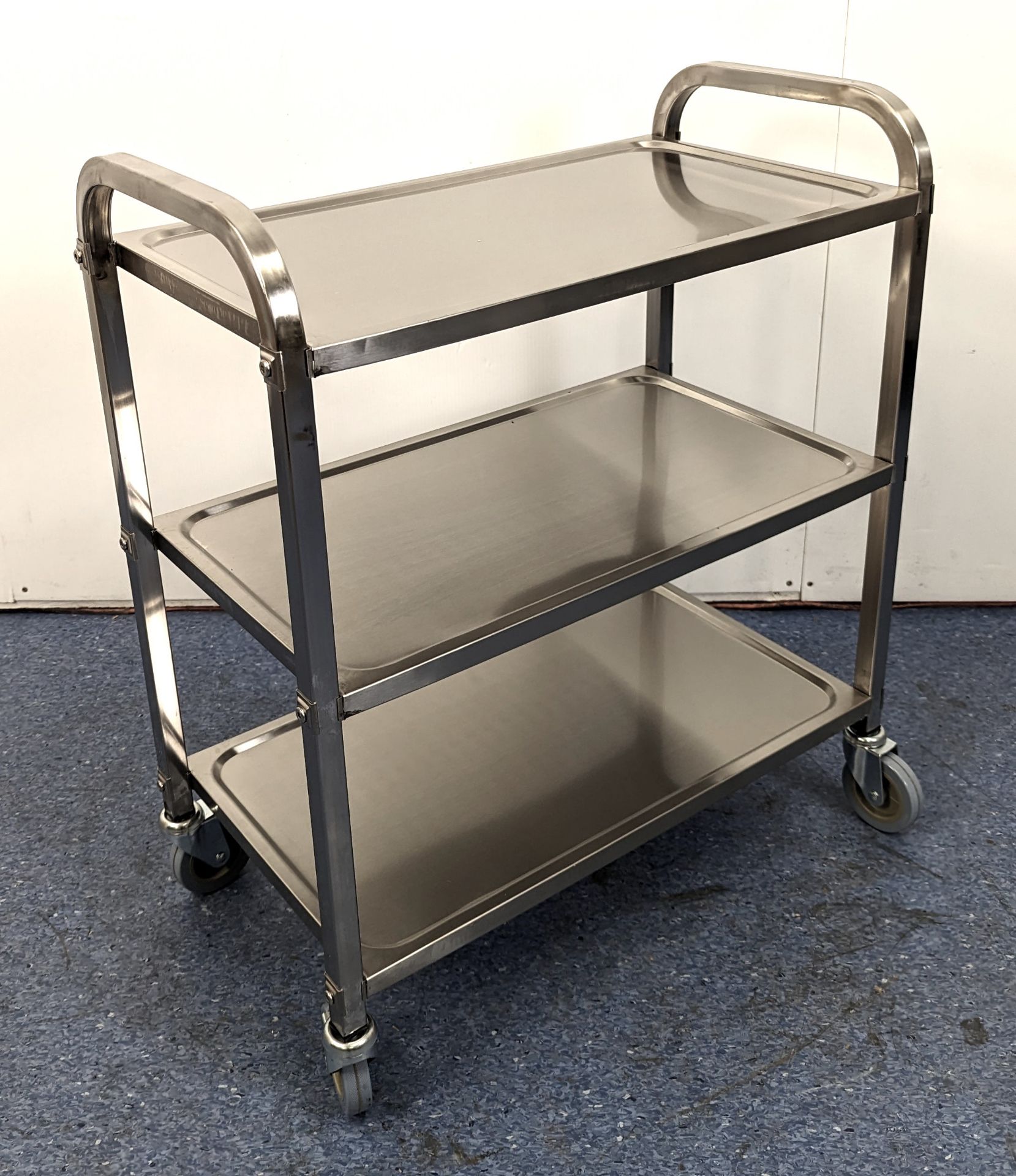 STAINLESS STEEL BUSSING CART WITH 27.25" X 15.75" TRAY SIZE, OMCAN 24418 - Image 2 of 5
