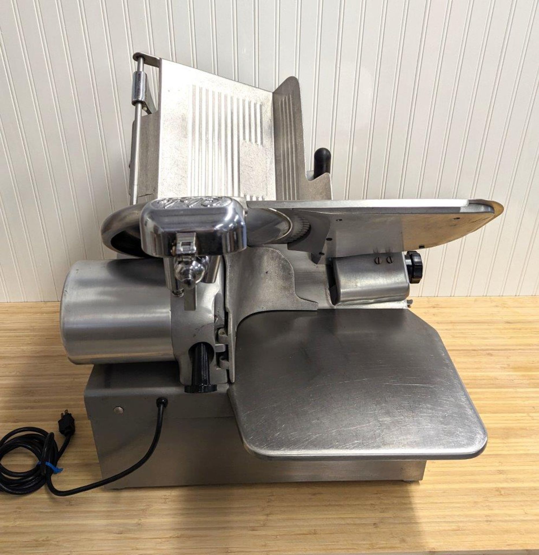 GLOBE 12" AUTOMATIC MEAT SLICER WITH HOPPER - Image 6 of 15