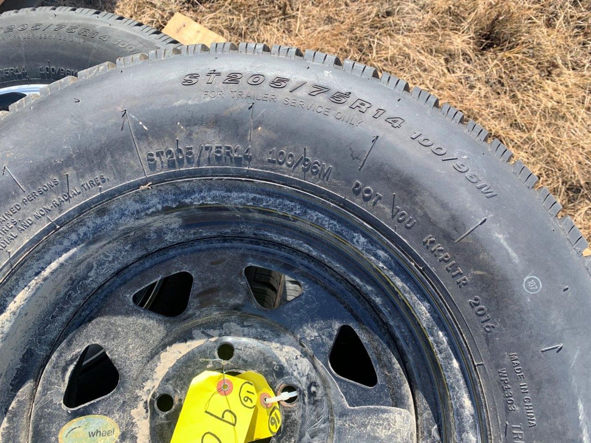 4 JAYCO 14" ALUMINUM TRAILER TIRES & RIMS5 BOLT 1 BLK PAINTED TRAILER RIM & TIREINCLUDES WHEE