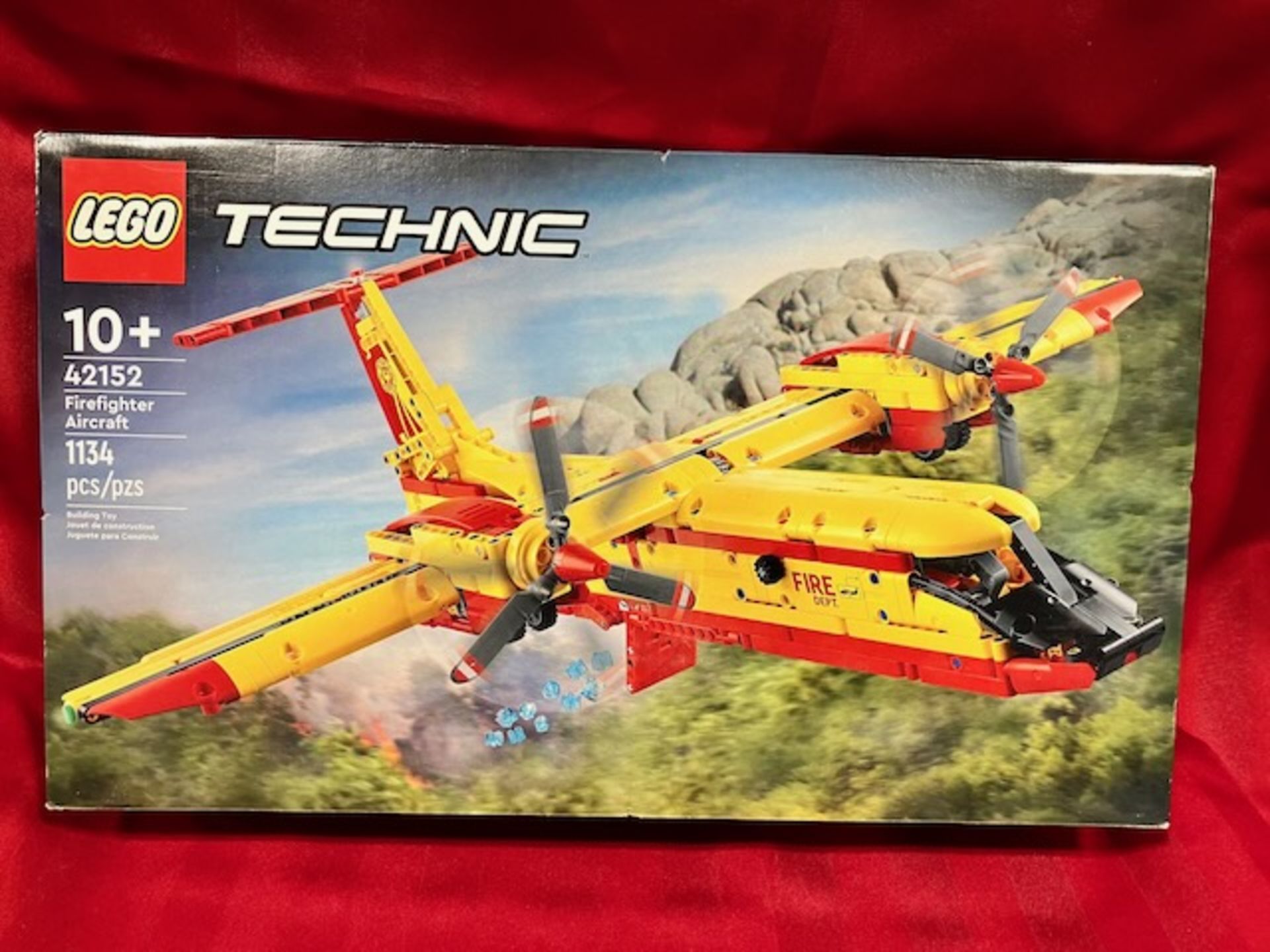 LEGO TECHNIC FIREFIGHTER AIRCRAFT (42152)