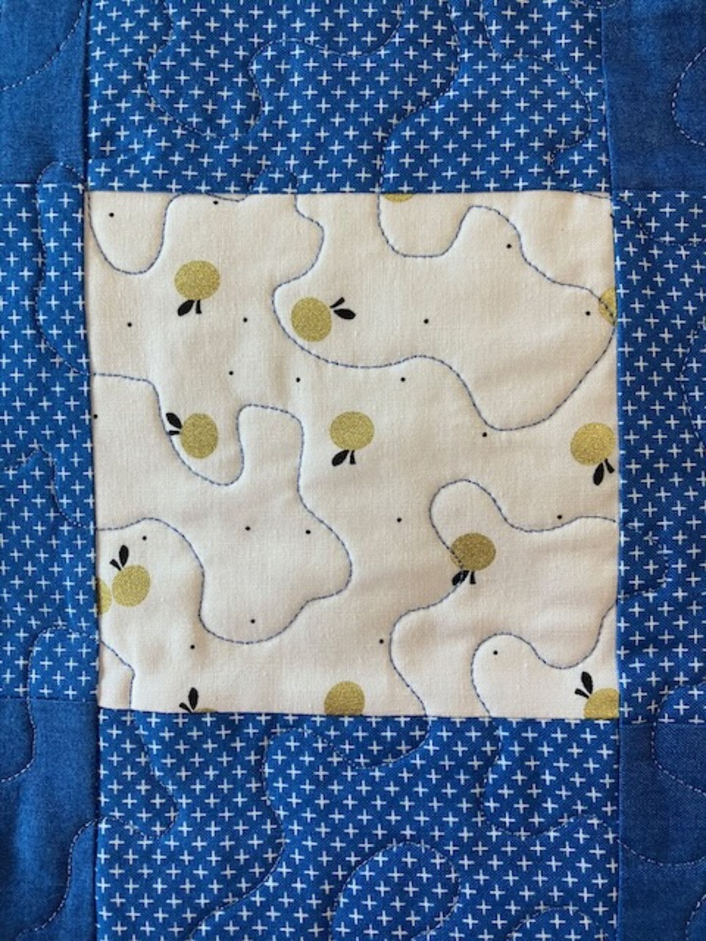 HOMEMADE GINGHAM QUILT (40 1/2" x 58 1/2") - Image 4 of 4