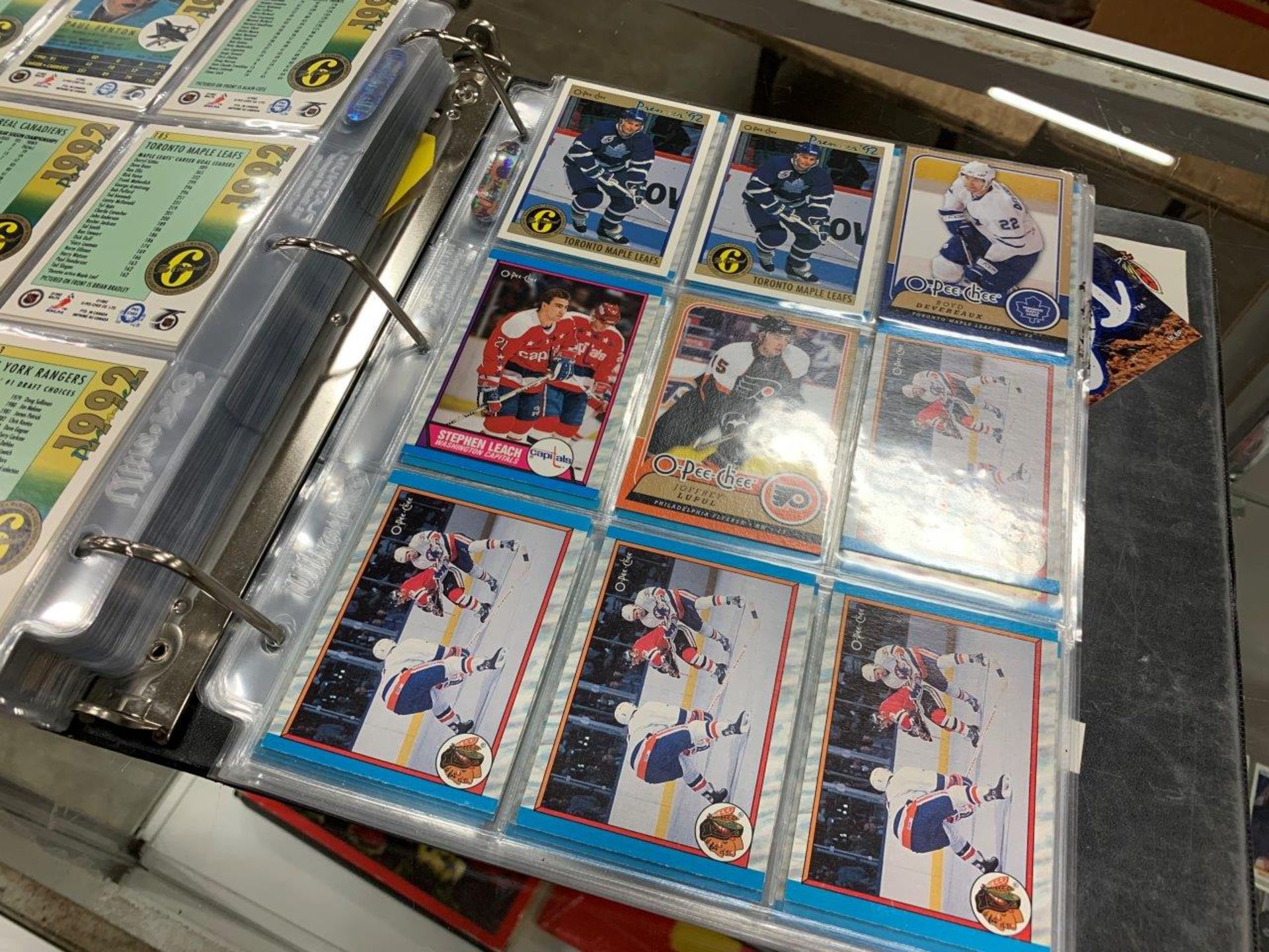 BINDER OF ASSORTED O-PEE-CHEE HOCKEY CARDS - Image 4 of 5