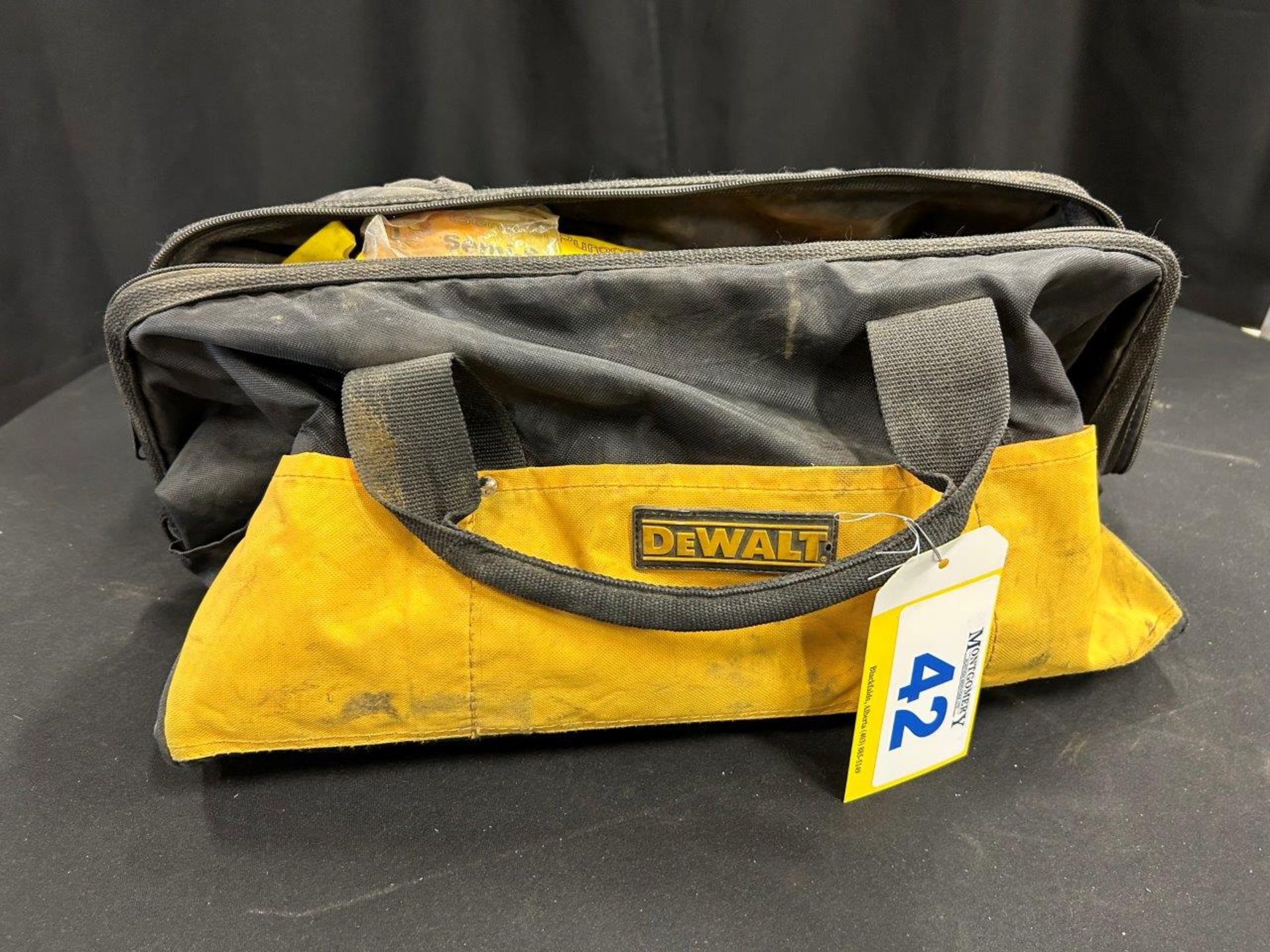 L/O ASSORTED PAINT ROLLERS, DEWALT CARRY BAG - B03