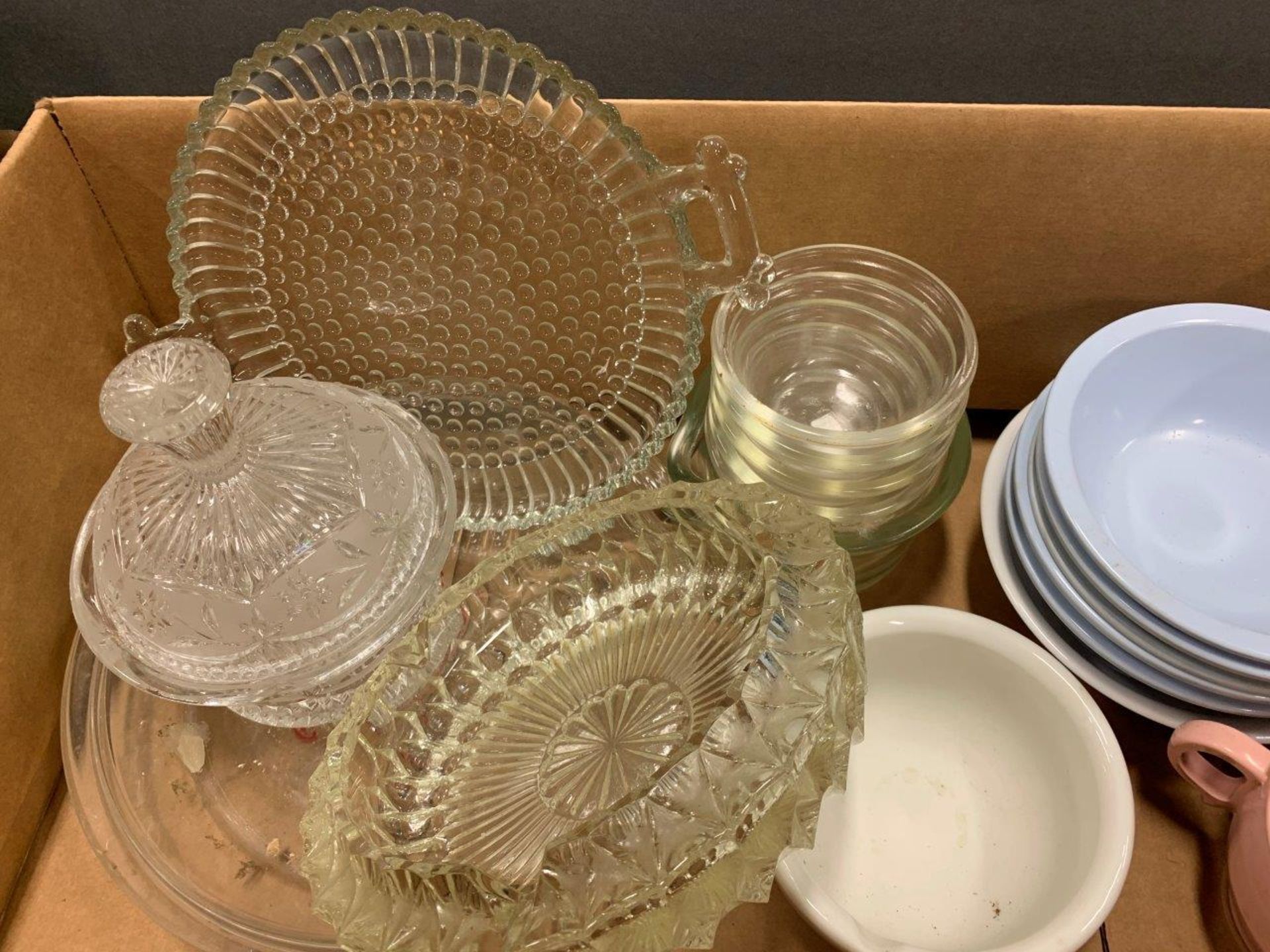 L/O ASSORTED CRYSTAL, GLASS, PLASTIC, SERVING BOWLS, ETC. - Image 2 of 3