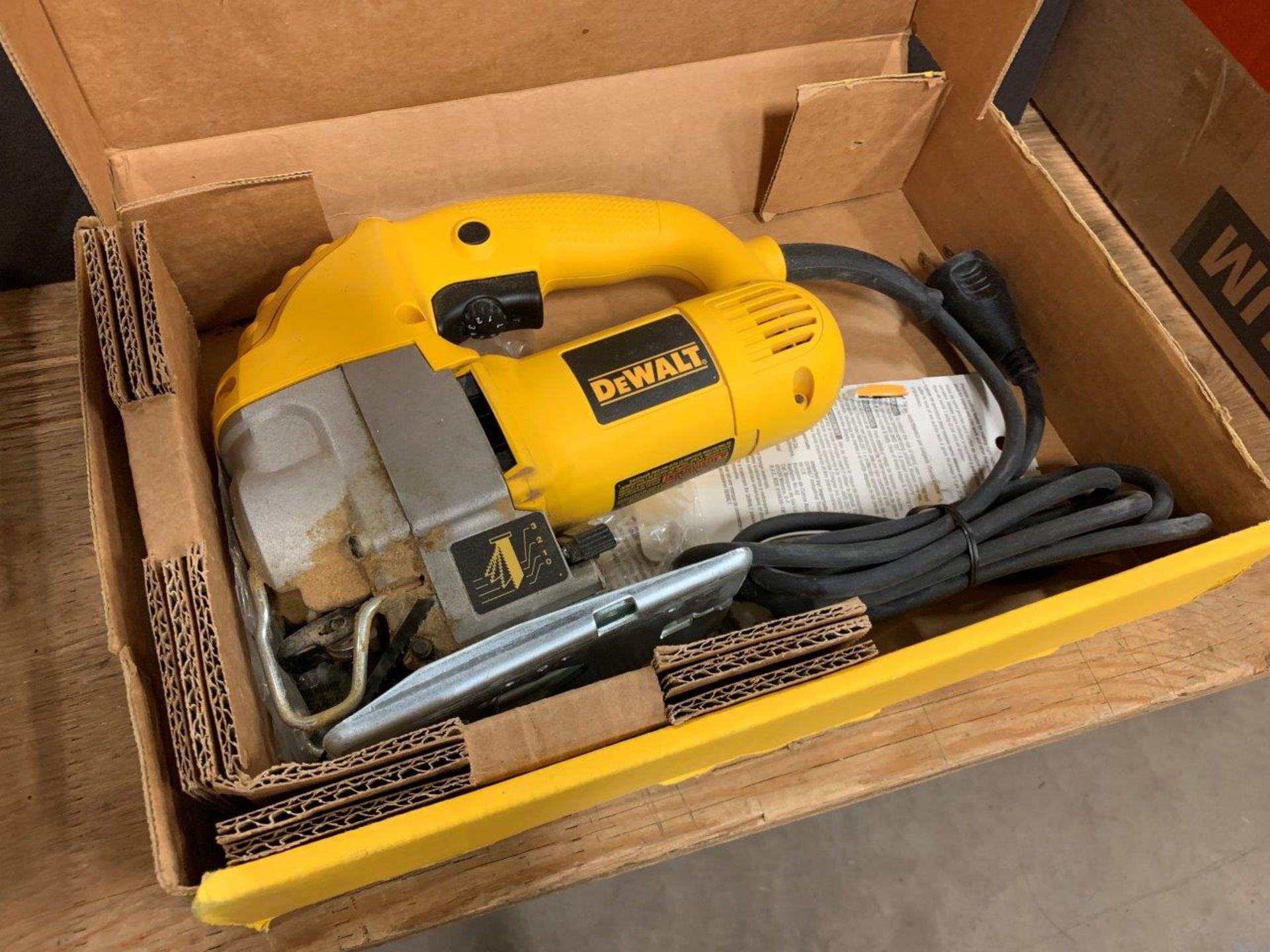 DEWALT DW317 ELEC. VARIABLE SPEED JIG SAW