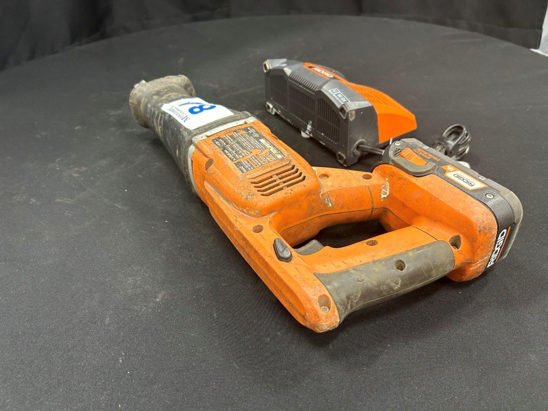 RIDGID 18V CORDLESS RECIPROCATING SAW W/ BATTERY AND CHARGER - B65 - Image 3 of 3