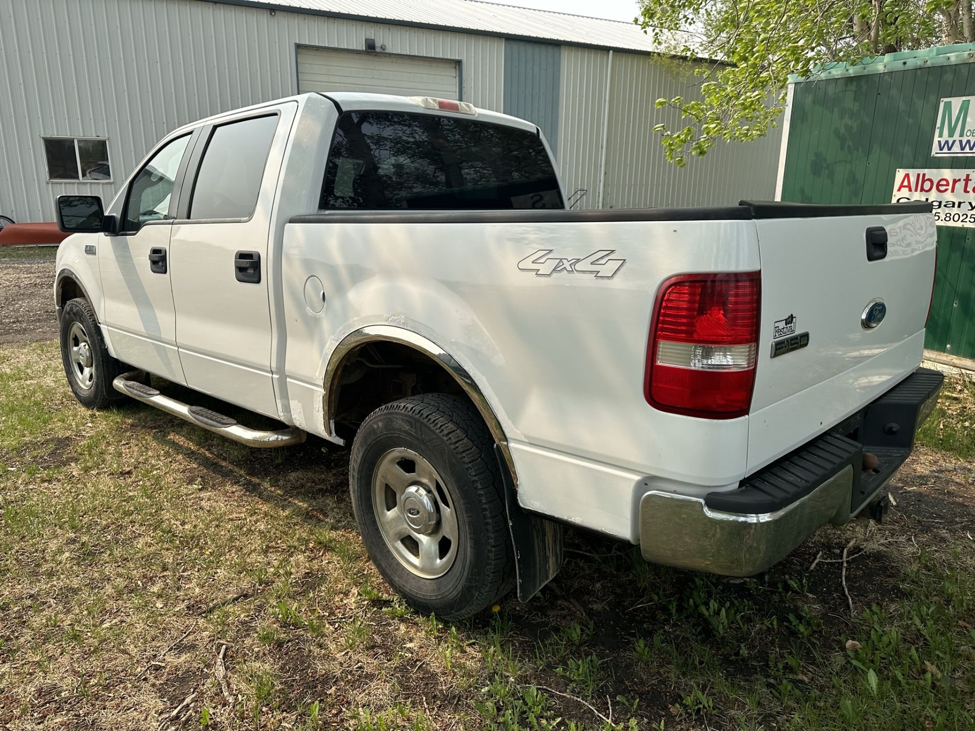 2006 FORD F150 LT P/U TRUCK 4X4. 5.4 L V8, CREW CAB, CLOTH, BED LINER, 233,867 KM's SHOWING - Image 4 of 17