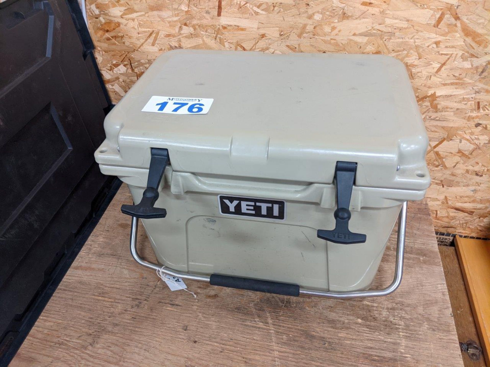 YETI COOLER 18"X13"X14" - A35