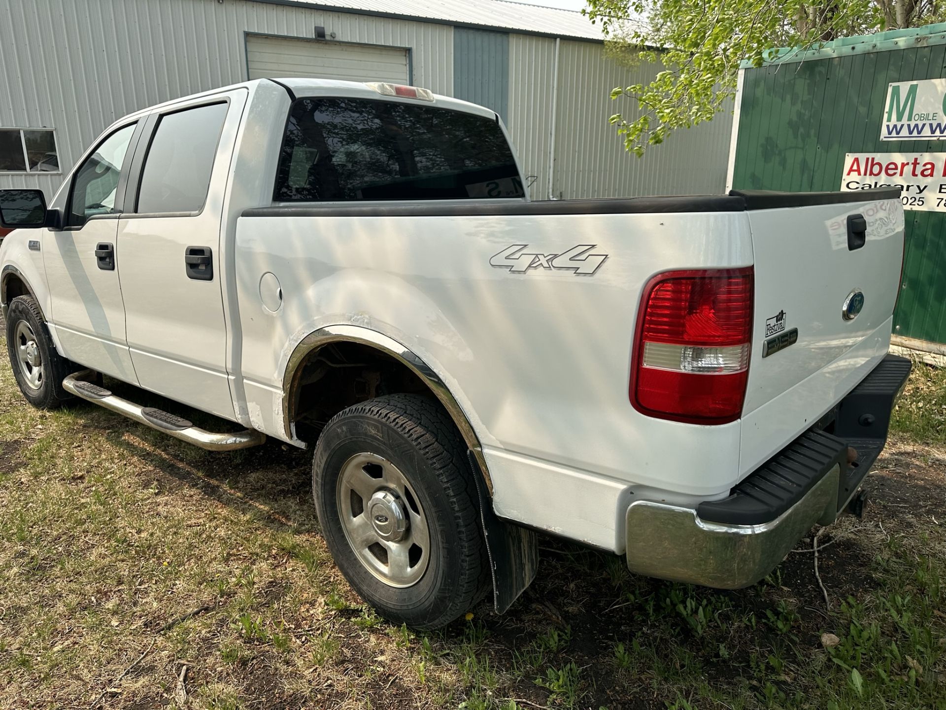 2006 FORD F150 LT P/U TRUCK 4X4. 5.4 L V8, CREW CAB, CLOTH, BED LINER, 233,867 KM's SHOWING - Image 5 of 17