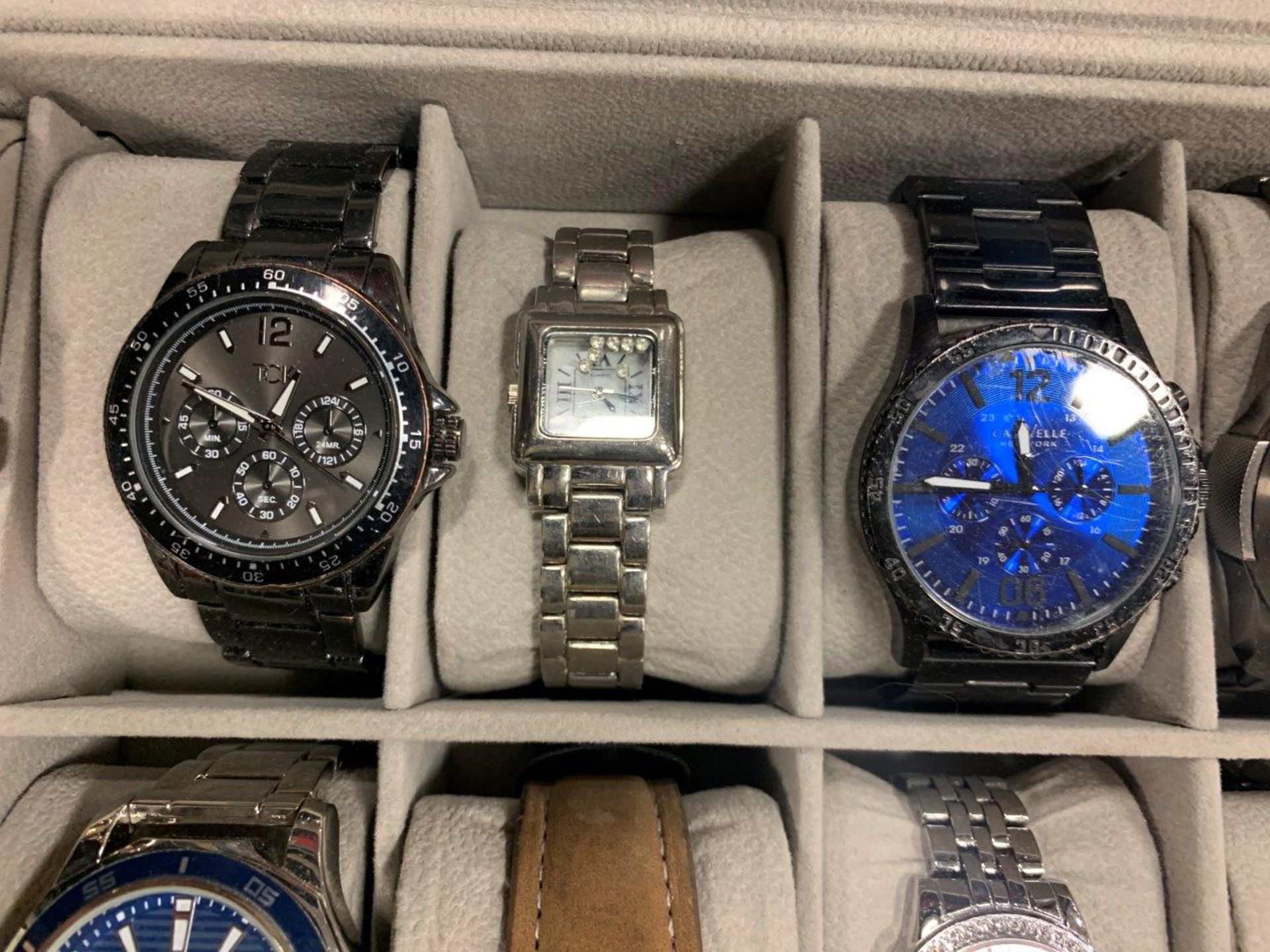 L/O ASSORTED WATCHES IN DISPLAY CASE - A31 - Image 4 of 9