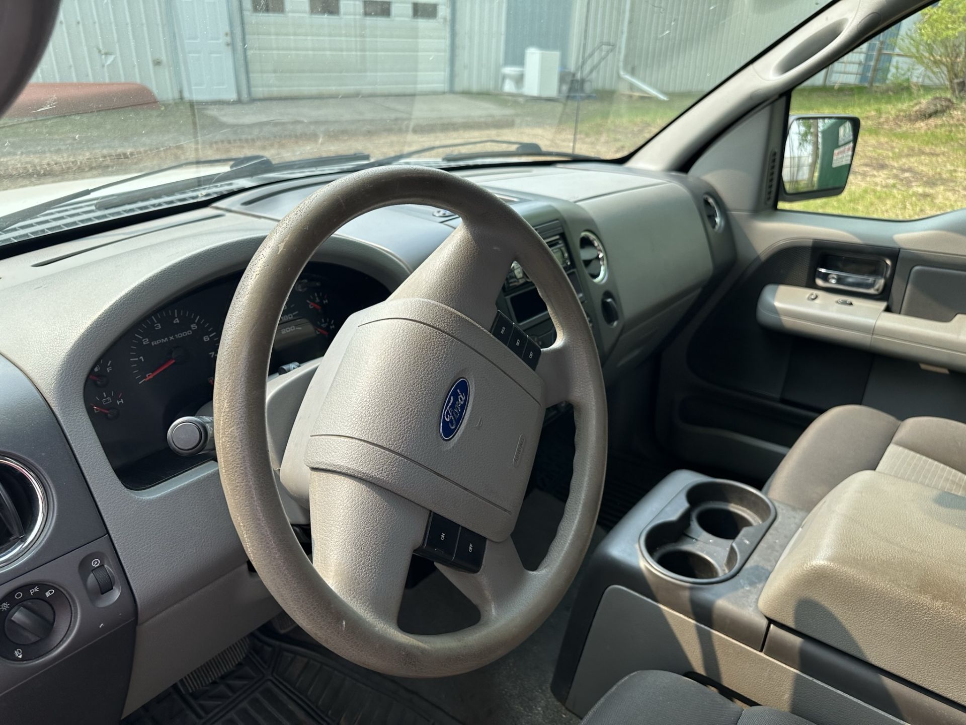 2006 FORD F150 LT P/U TRUCK 4X4. 5.4 L V8, CREW CAB, CLOTH, BED LINER, 233,867 KM's SHOWING - Image 14 of 17