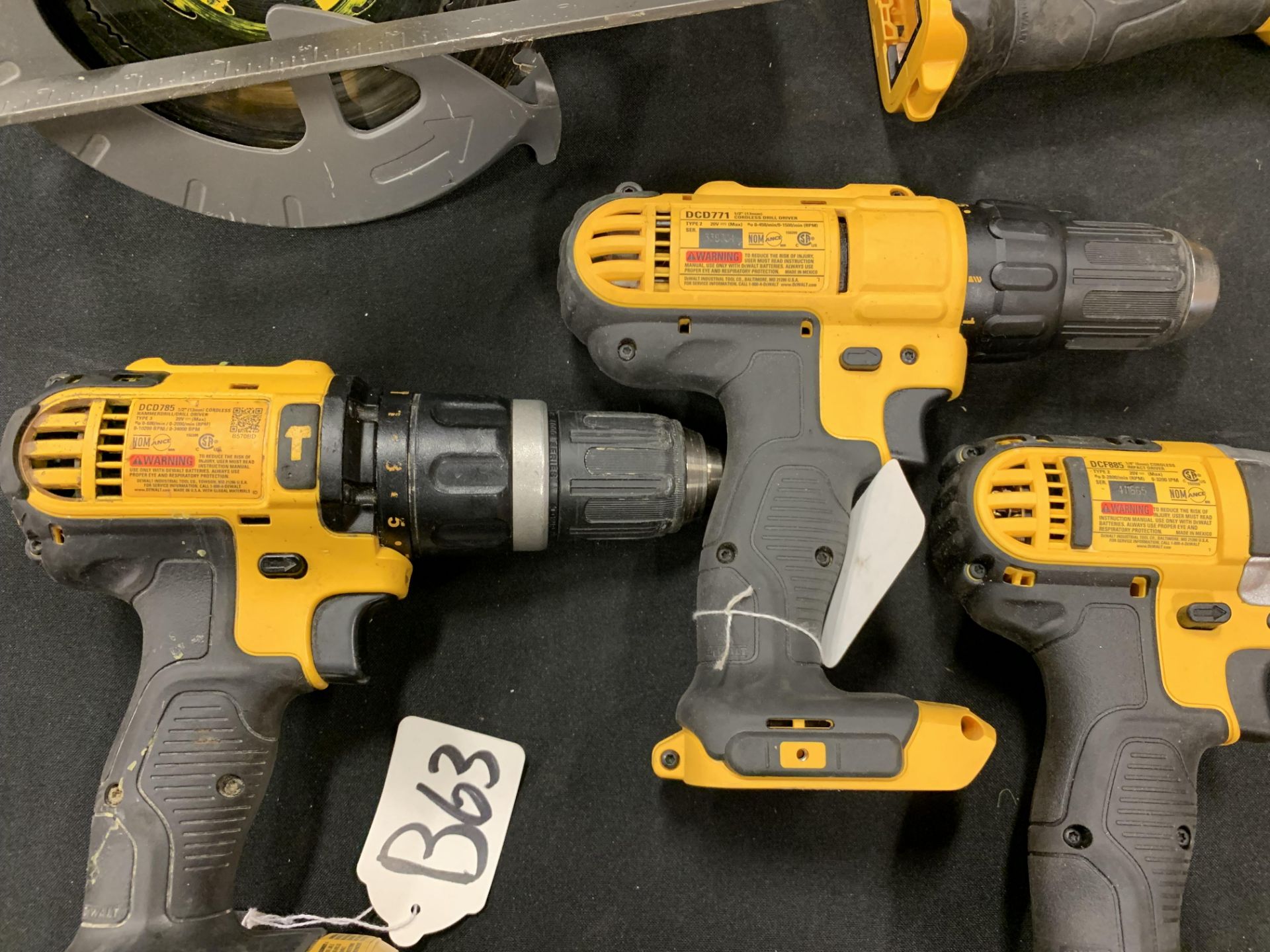 DEWALT CORDLESS CIRCULAR SAW, IMPACT DRIVER, ANGLE GRINDER, DRILLS, FLASHLIGHT, ETC. - B63 - Image 12 of 13