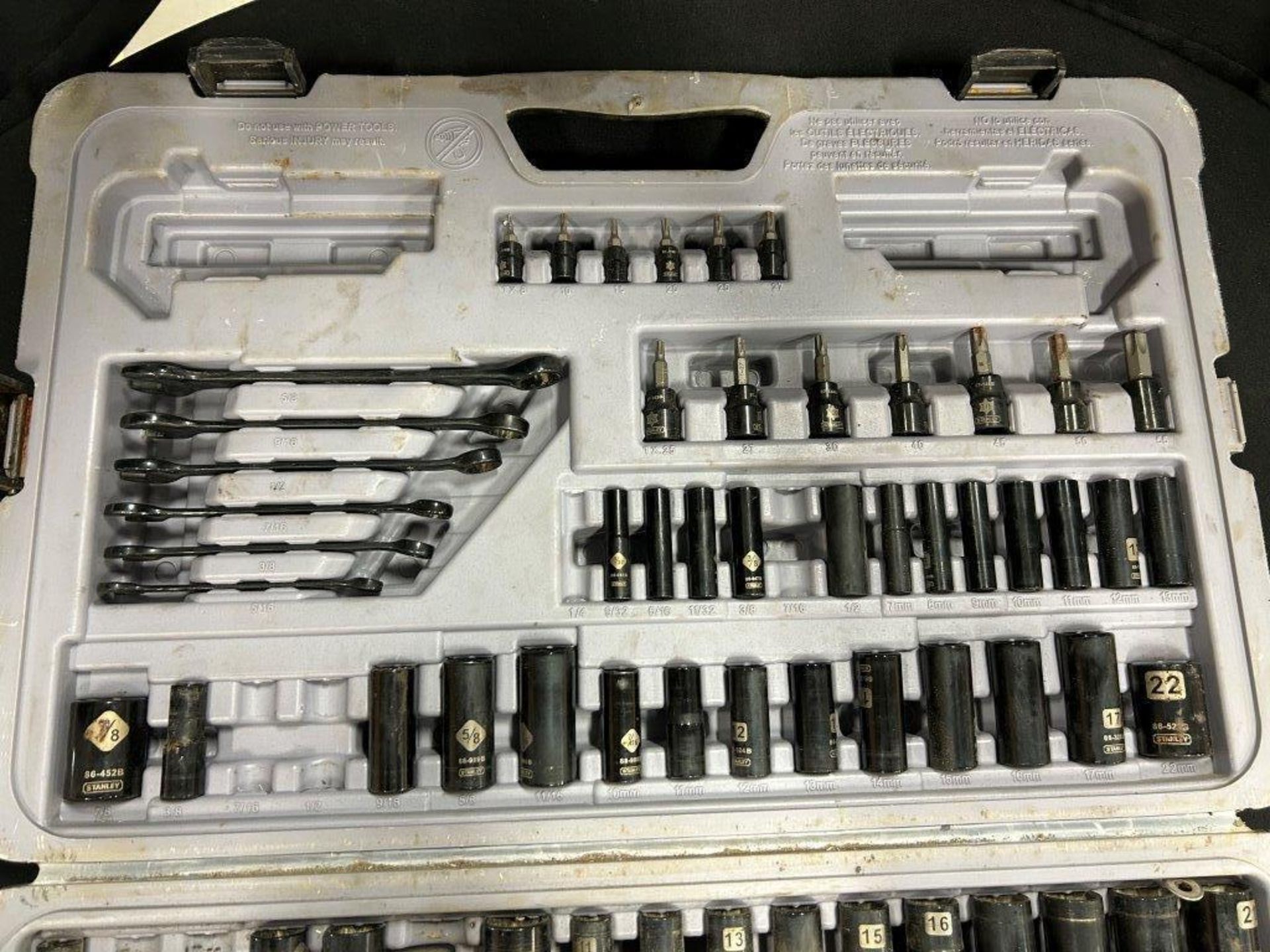 STANLEY SAE & METRIC PARTIAL RATCHET/SOCKET SET - B04 - Image 3 of 4