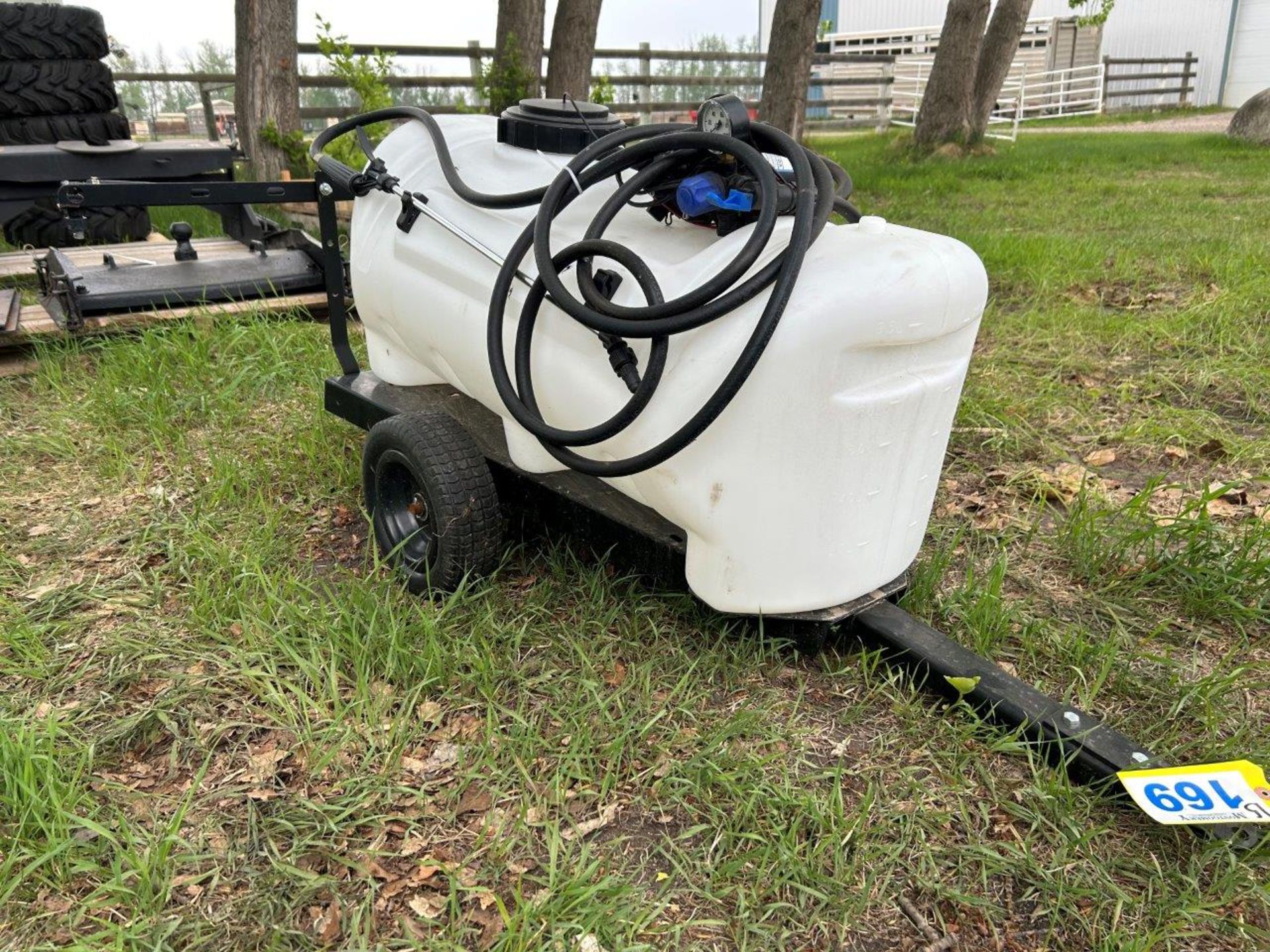 MASTER MFG LAWN & GARDEN SPRAYER CART W/ 12V PUMP AND WAND - Image 2 of 4