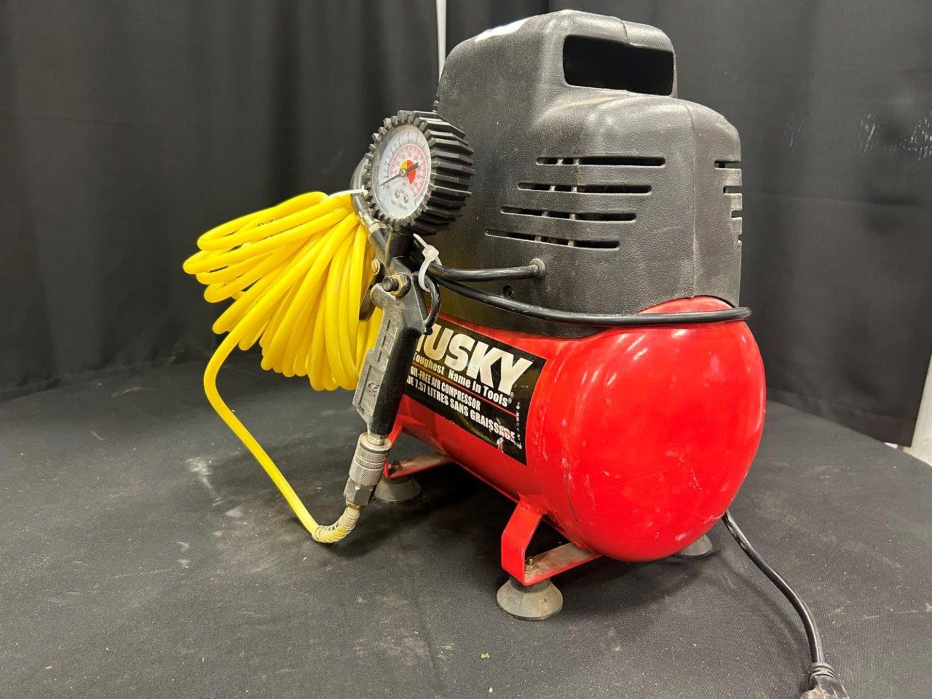 HUSKY 2 GAL. AIR COMPRESSOR - B57