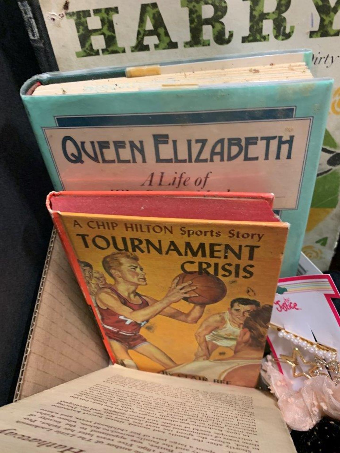 COLLECTORS HANDBOOK, QUEEN ELIZABETH - "THE QUEEN MOTHER", VINTAGE BARBIE'S, ASSORTED BOOKS, ETC. - Image 8 of 10