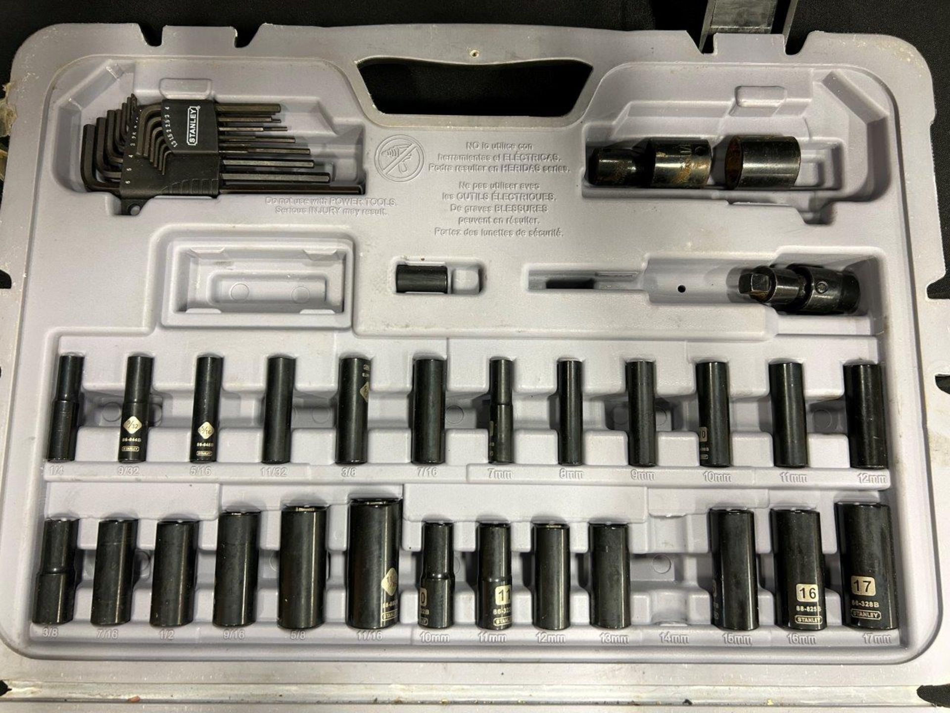 STANLEY SAE & METRIC PARTIAL RATCHET/SOCKET SET - B47 - Image 3 of 4