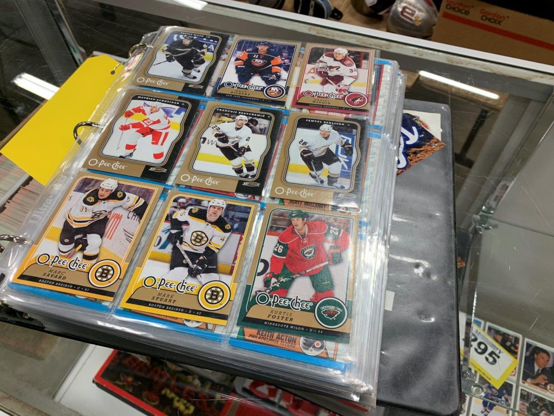 BINDER OF ASSORTED O-PEE-CHEE HOCKEY CARDS