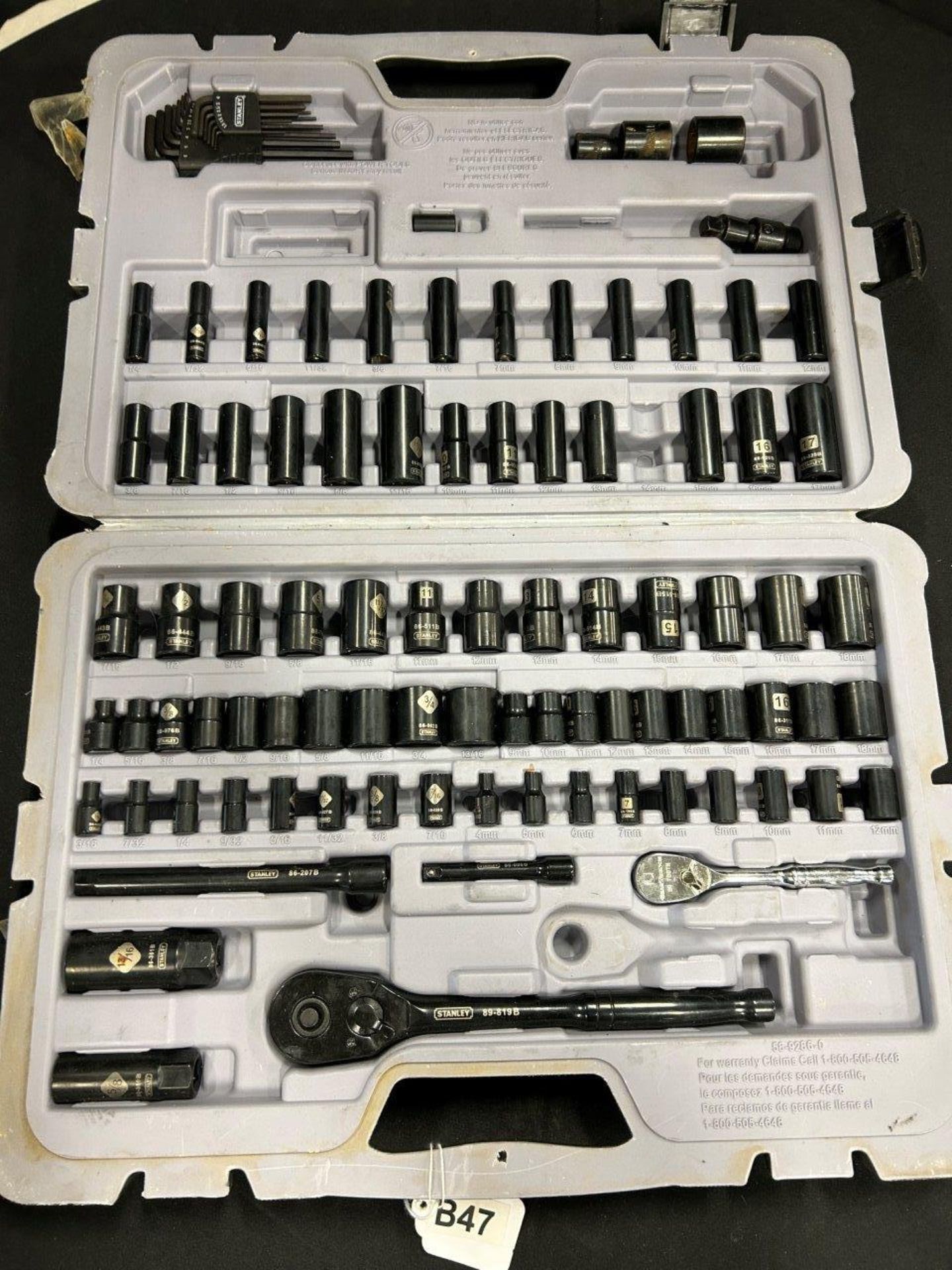 STANLEY SAE & METRIC PARTIAL RATCHET/SOCKET SET - B47