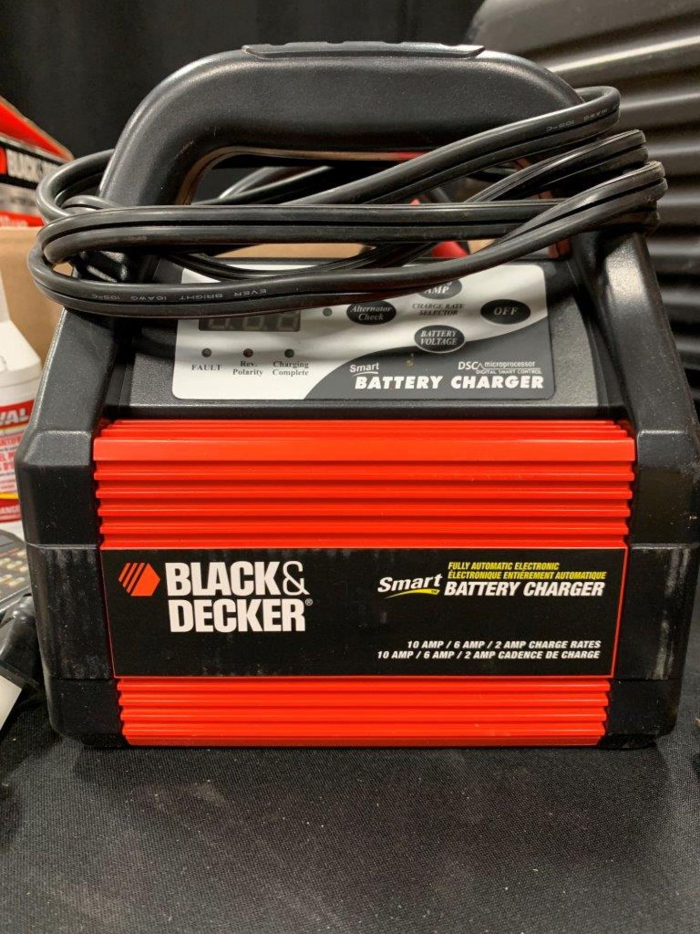 BLACK & DECKER 10 AMP BATTERY CHARGER, AUTOMOTIVE TIRE REPAIR JACK, ASSORTED HAND TOOLS, ETC. - Image 3 of 5