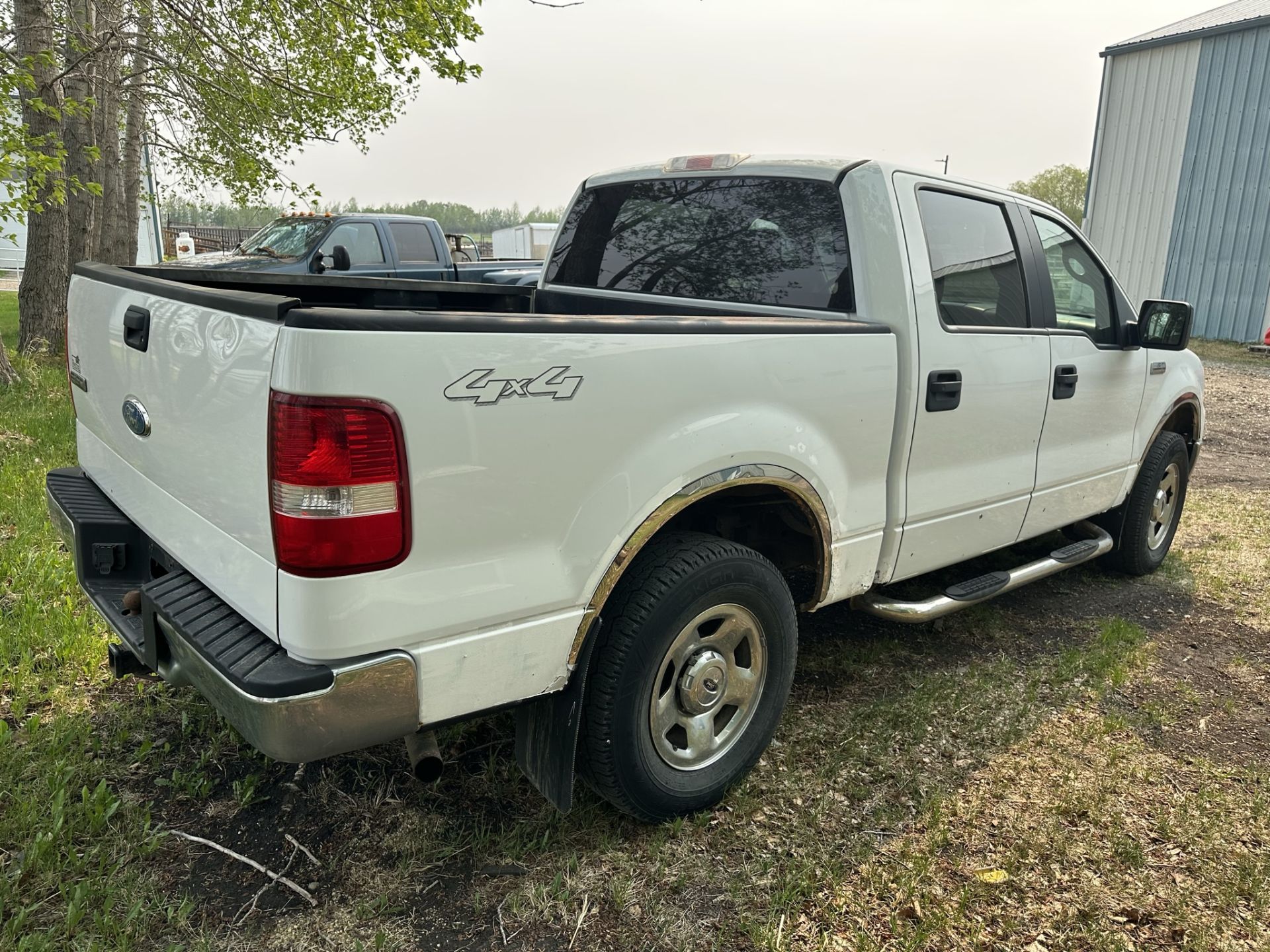 2006 FORD F150 LT P/U TRUCK 4X4. 5.4 L V8, CREW CAB, CLOTH, BED LINER, 233,867 KM's SHOWING - Image 6 of 17