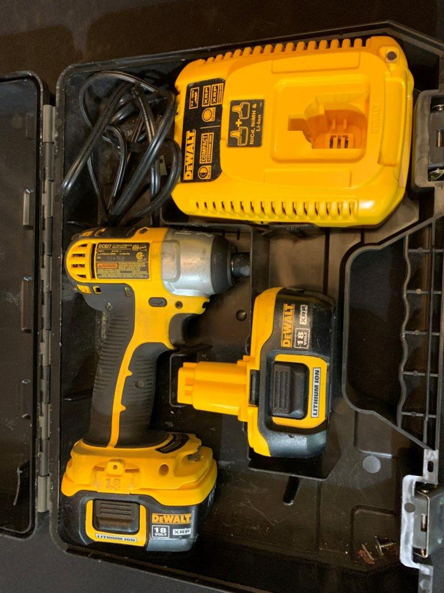 DEWALT 18V XRP CORDLESS IMPACT DRIVER W/ 2-BATTERIES AND CHARGER - Image 2 of 3
