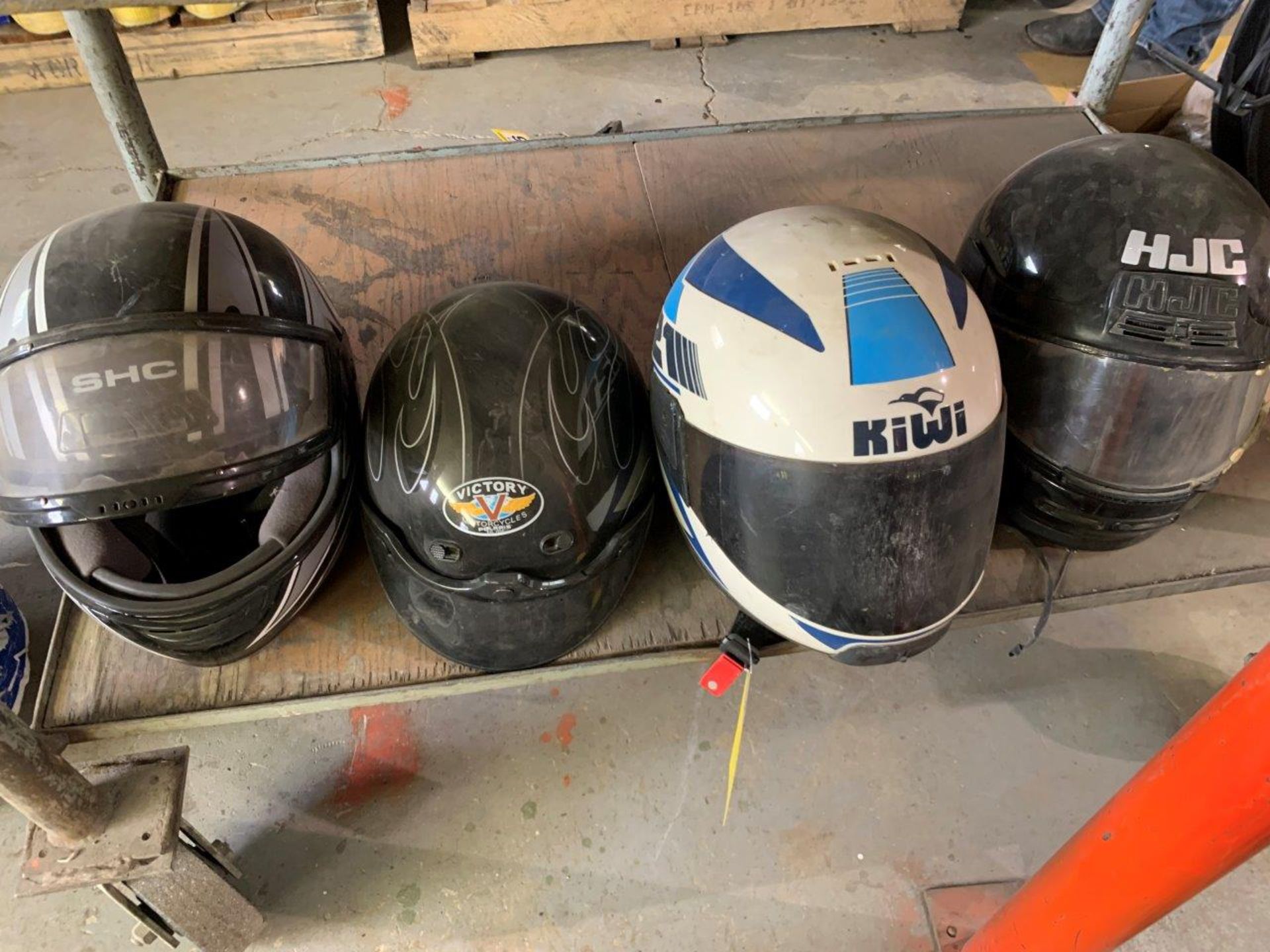 L/O ASSORTED MOTORCYCLE HELMETS