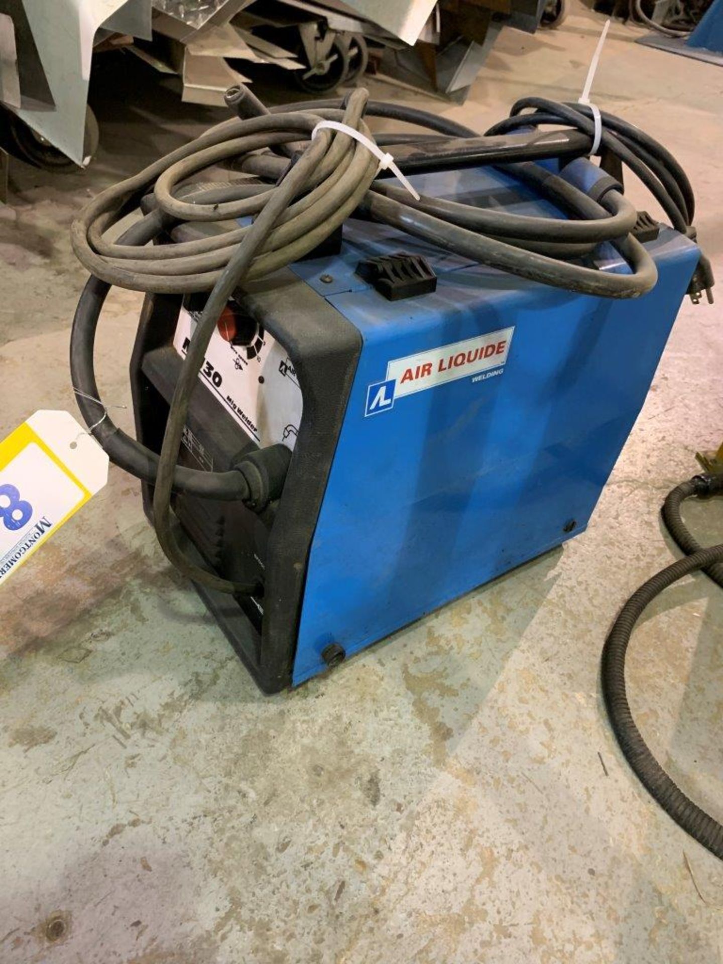 AIR LIQUIDE M130 MIG WELDER 115V/1-PH S/N N420207 W/ WELDING HELMET (NO BOTTLE) - Image 5 of 7