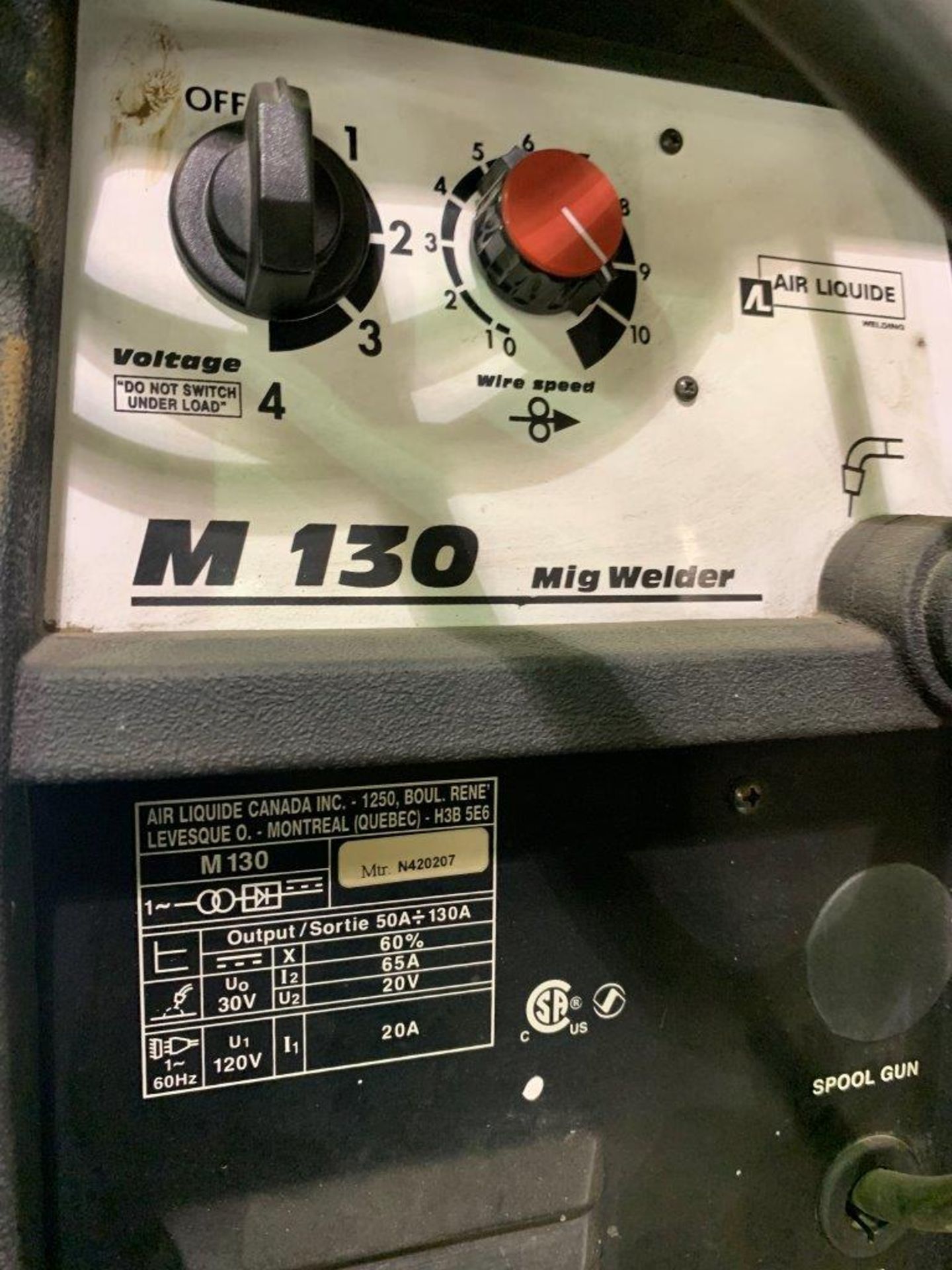 AIR LIQUIDE M130 MIG WELDER 115V/1-PH S/N N420207 W/ WELDING HELMET (NO BOTTLE) - Image 3 of 7