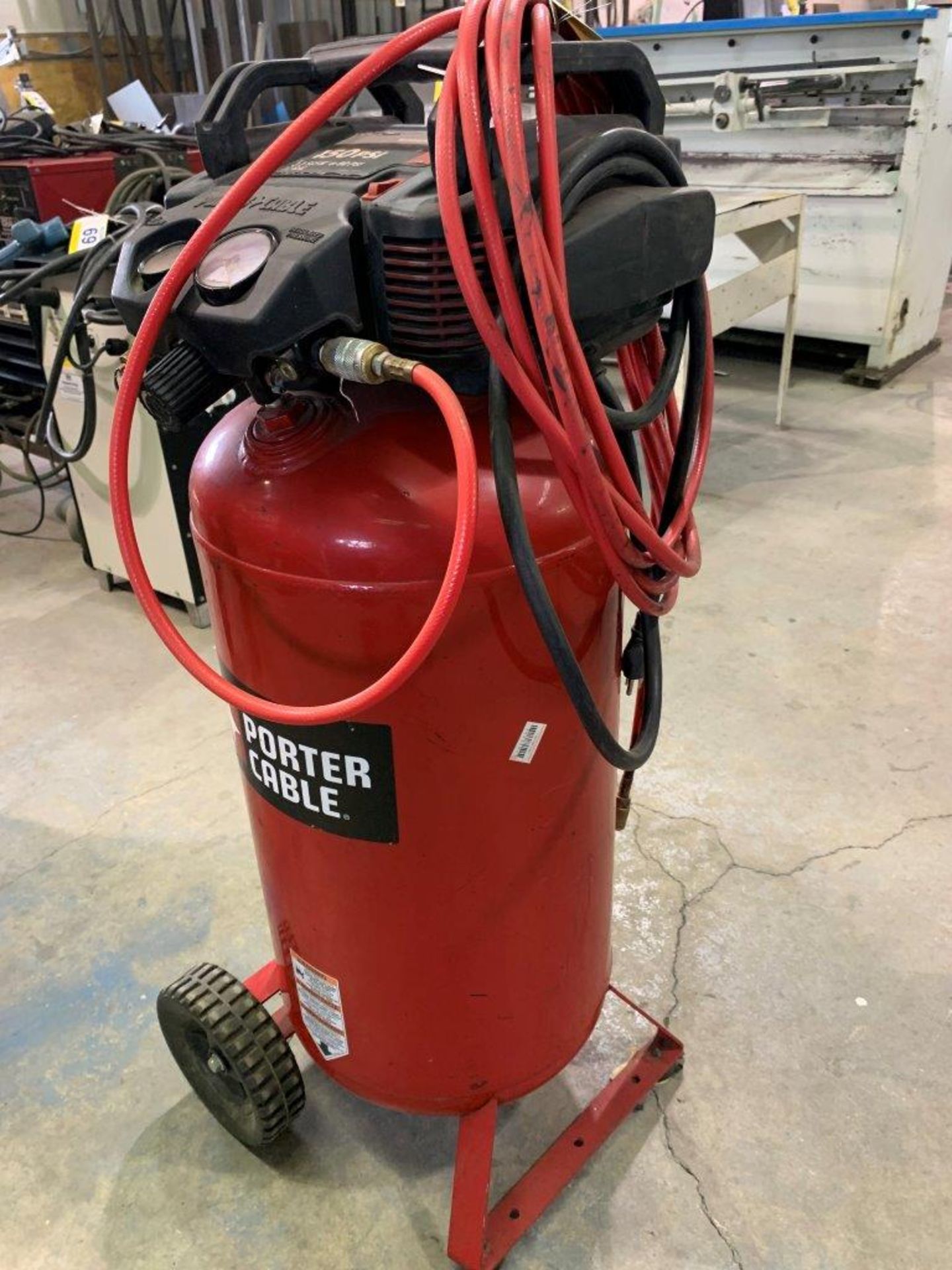 PORTER CABLE 150 PSI 17 GAL. PORTABLE AIR COMPRESSOR W/ WHEEL KIT