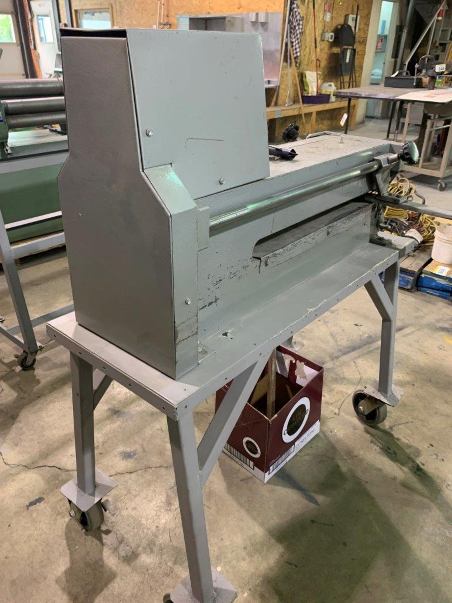 WILDER WORKHORSE 1324-16 GA. POWER SLITTER W/ STAND & CASTERS S/N 46920 16 GA. MILD STEEL - Image 3 of 5