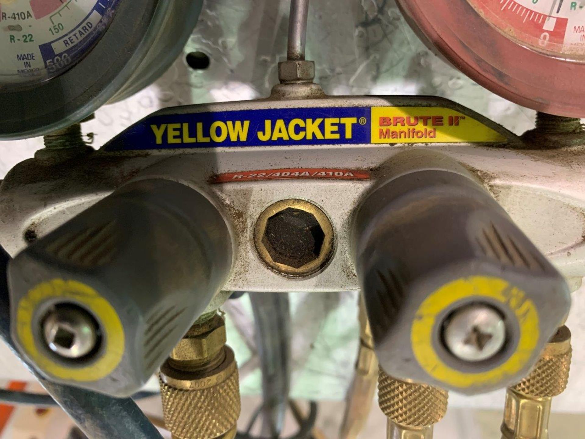 RITCHIE YELLOW JACKET RECOVERXLT MOD. 95762 REFRIGERANT RECOVERY SYSTEM W/ GAUGE SET, R-22/404A/ - Image 8 of 10